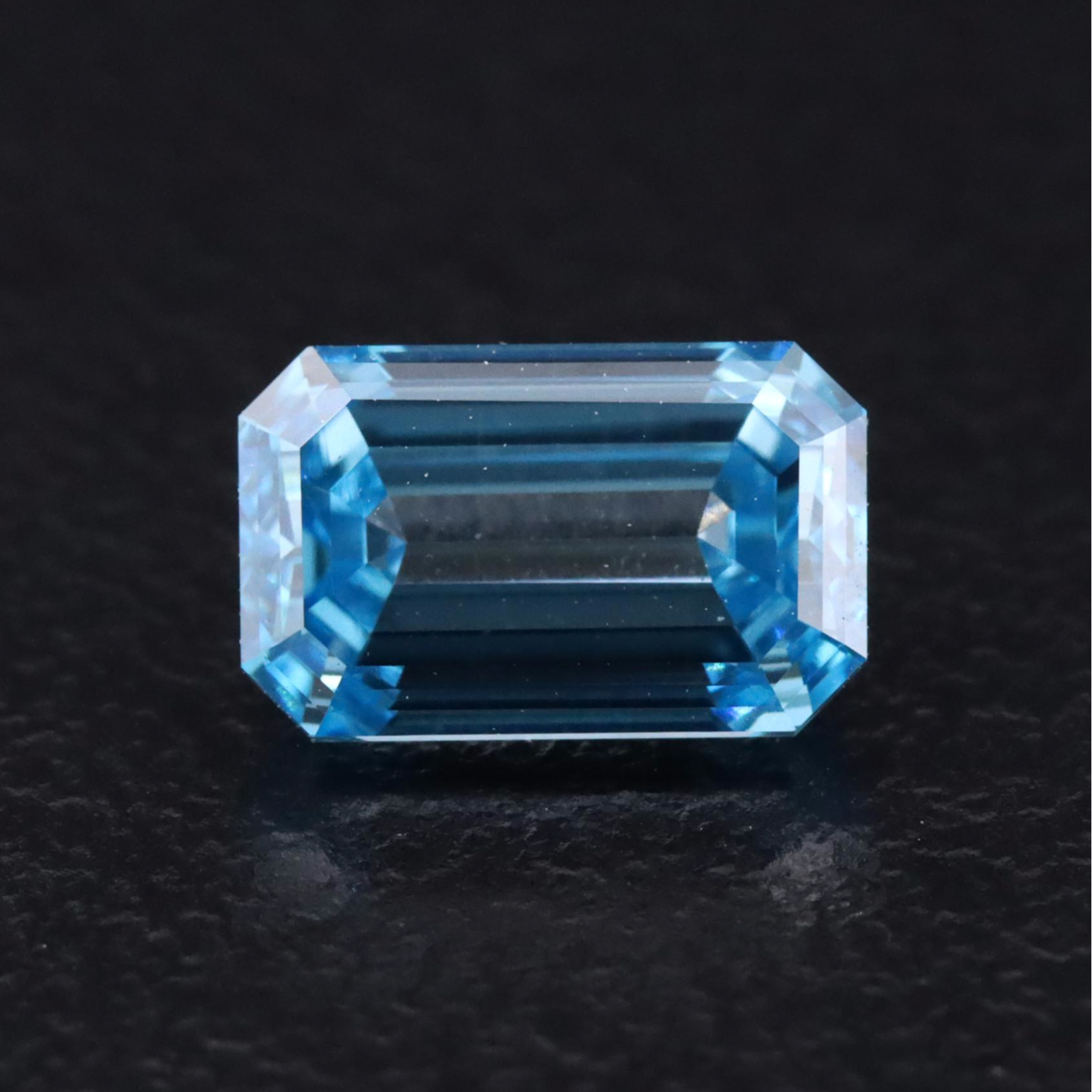 Loose 1.04 CT Fancy Vivid Blue Lab Grown Diamond with IGI Report