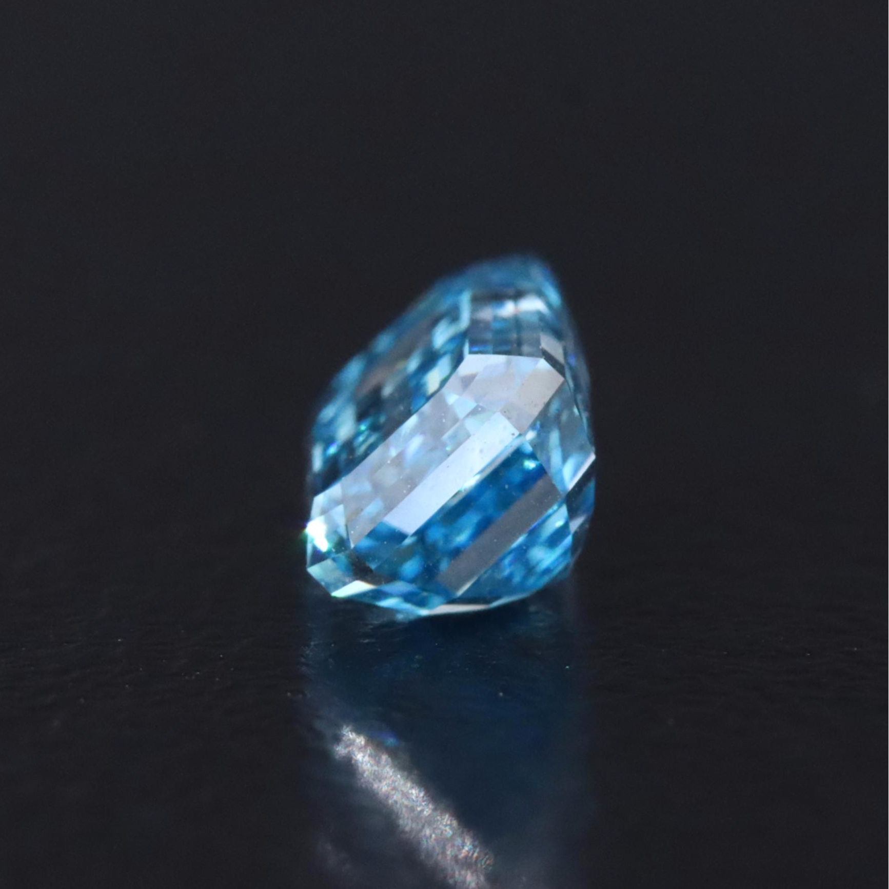 Loose 1.04 CT Fancy Vivid Blue Lab Grown Diamond with IGI Report