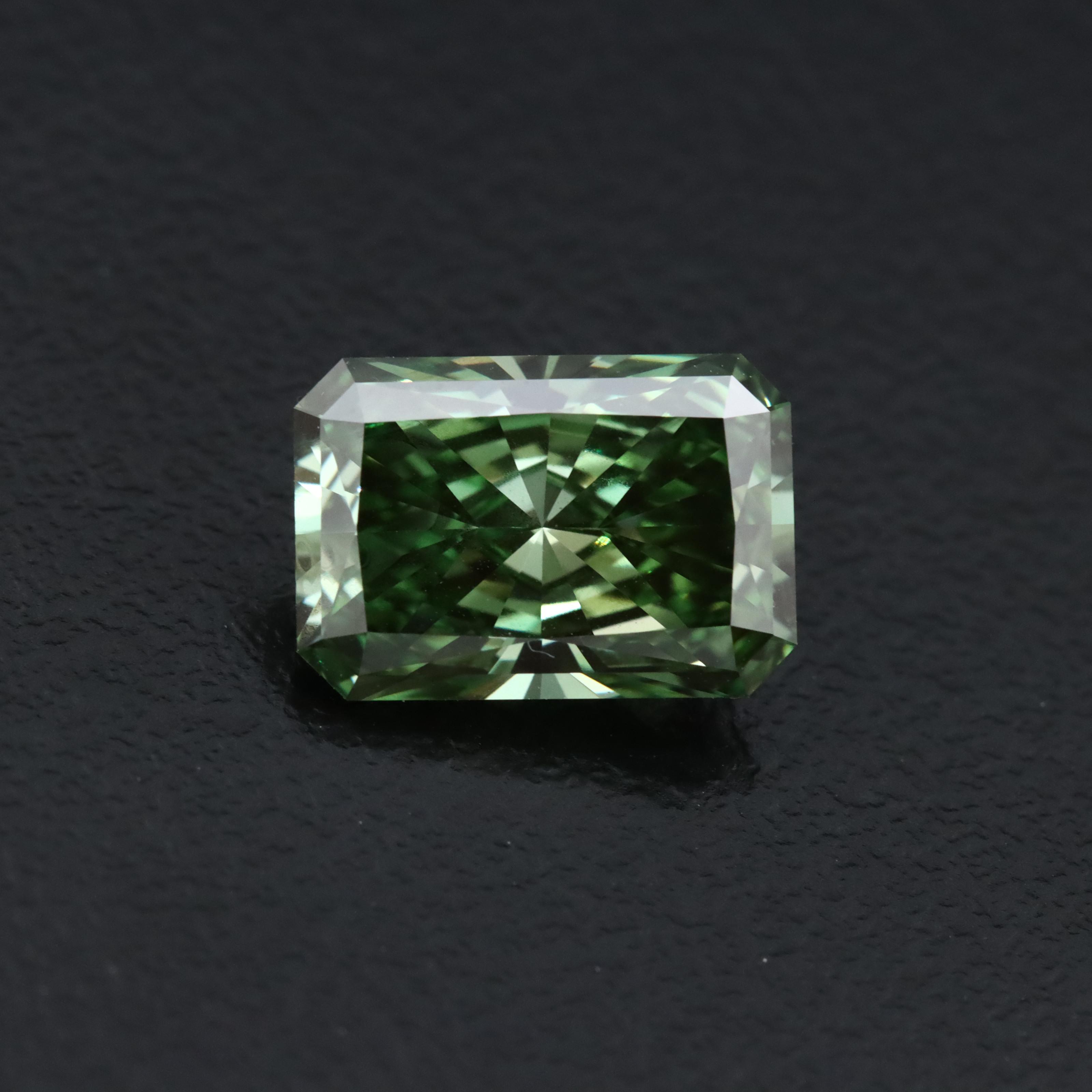 Loose 3.10 CT Fancy Vivid Green Lab Grown Diamond with IGI Report