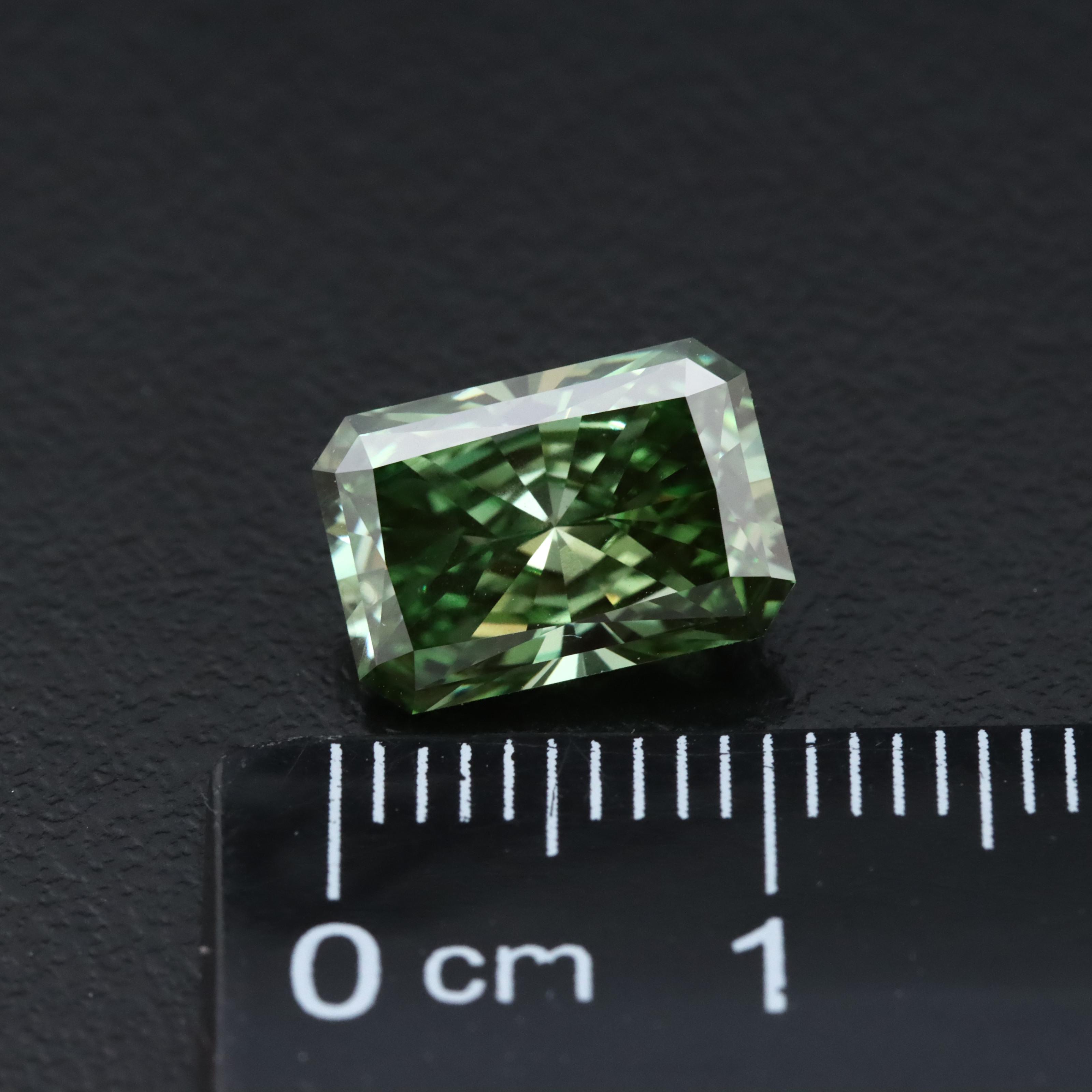 Loose 3.10 CT Fancy Vivid Green Lab Grown Diamond with IGI Report
