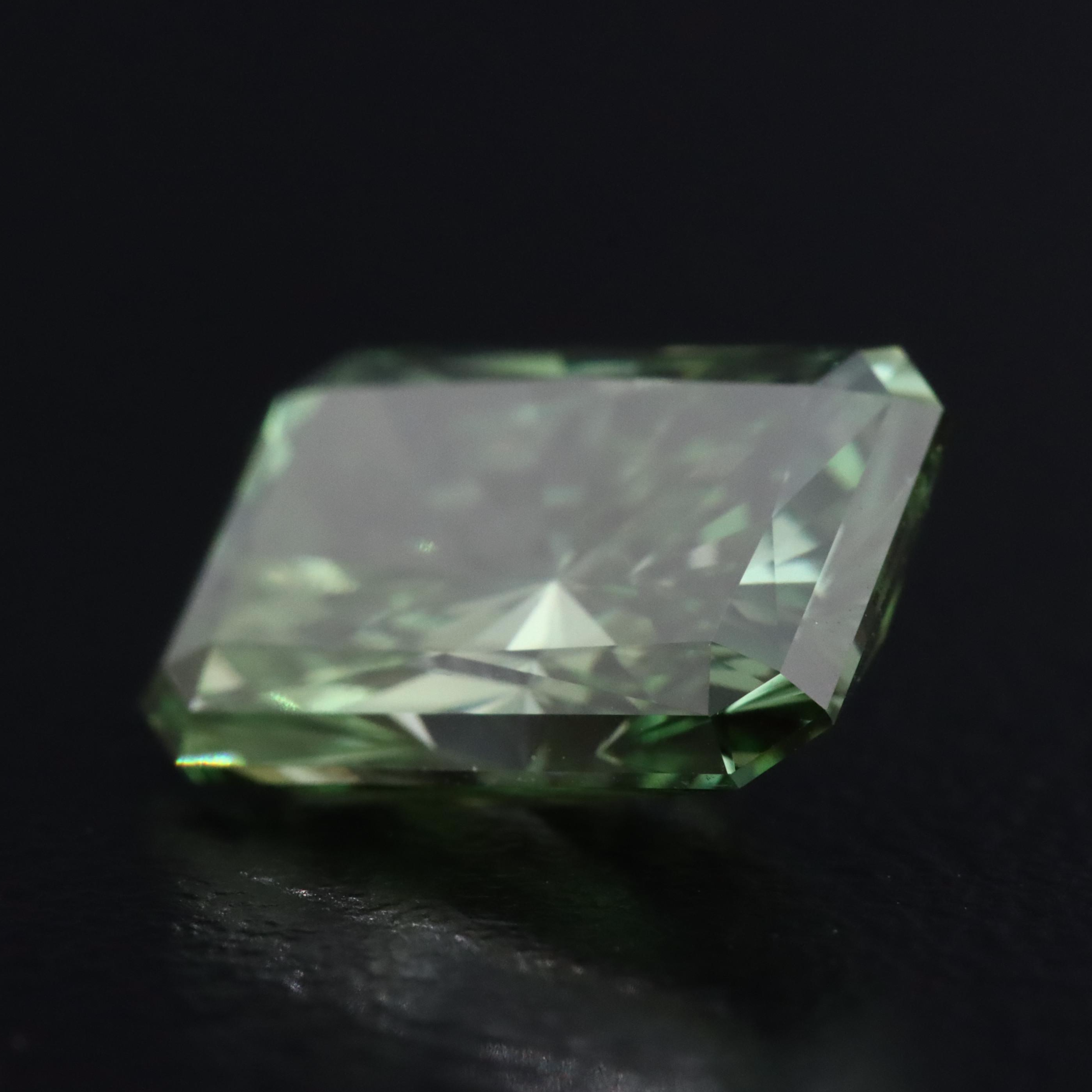 Loose 3.10 CT Fancy Vivid Green Lab Grown Diamond with IGI Report