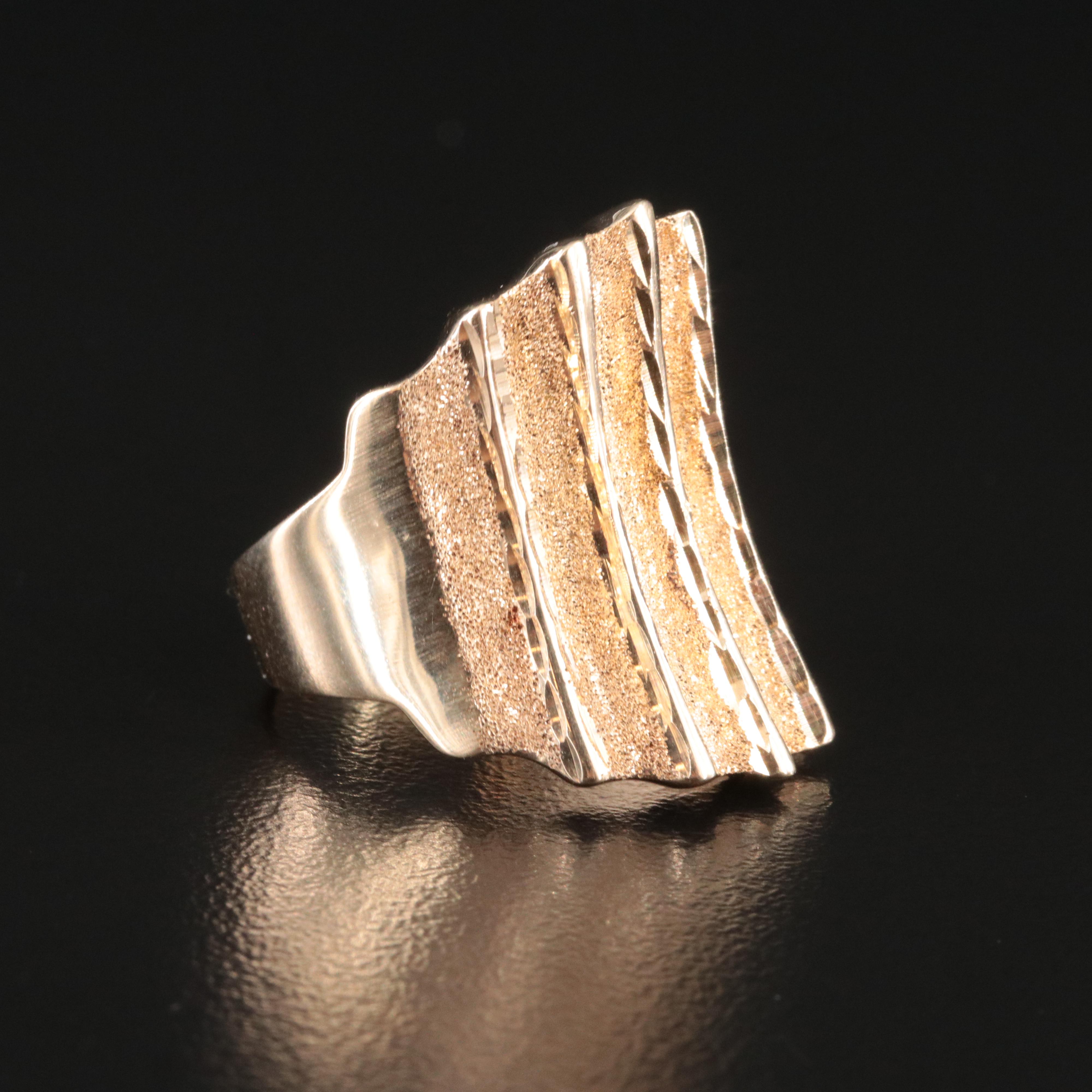 10K Fluted Ring with Diamond-Cut Design