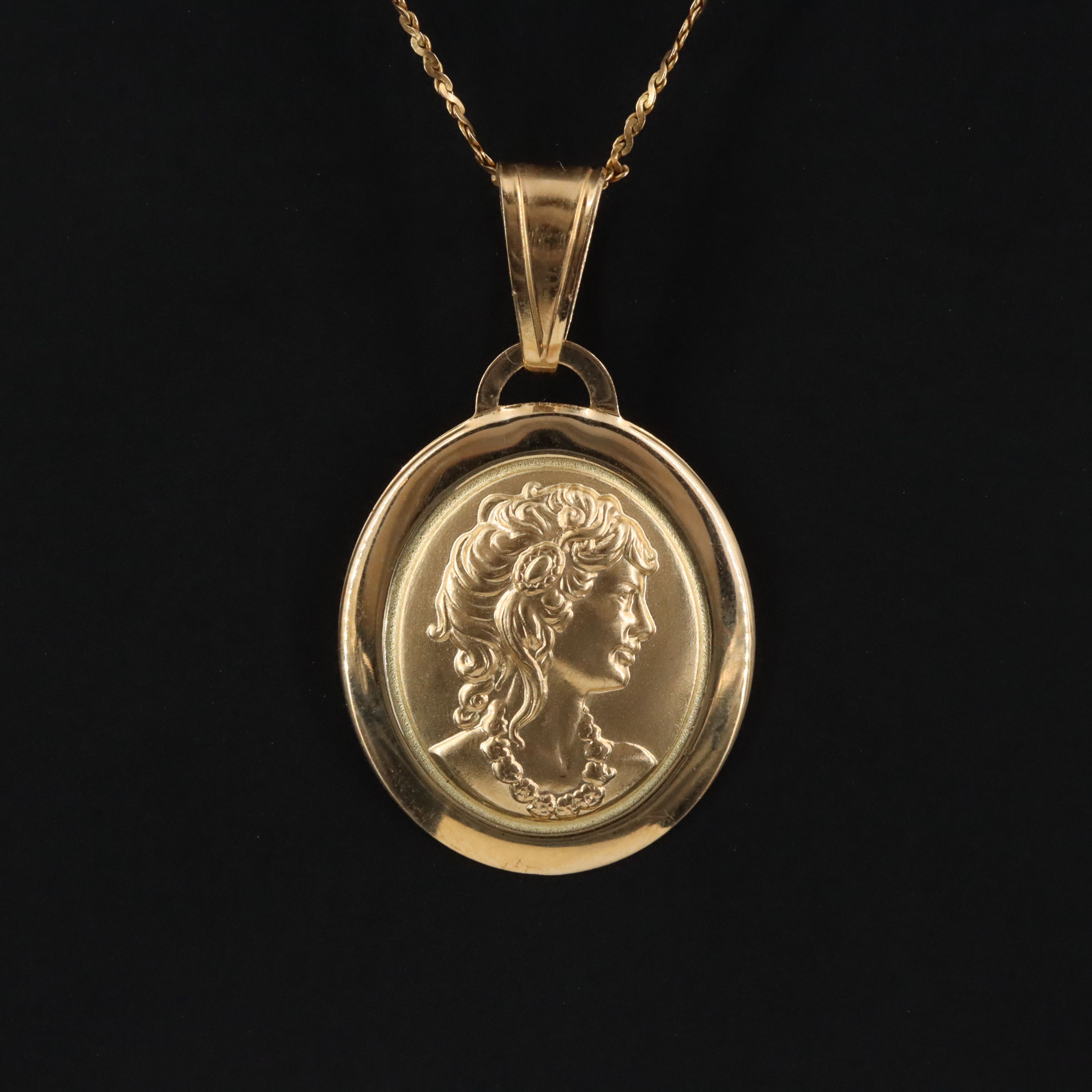 14K Greco-Roman Portrait Pendant Necklace