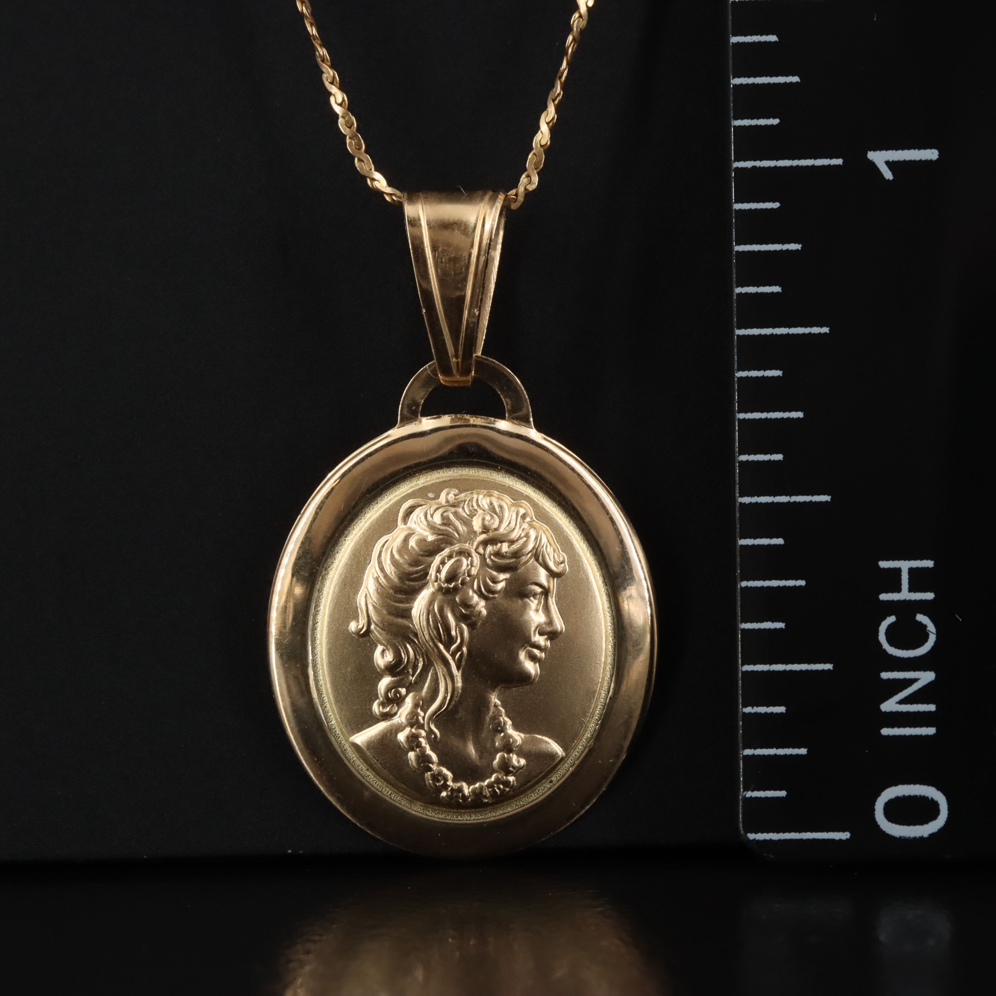 14K Greco-Roman Portrait Pendant Necklace