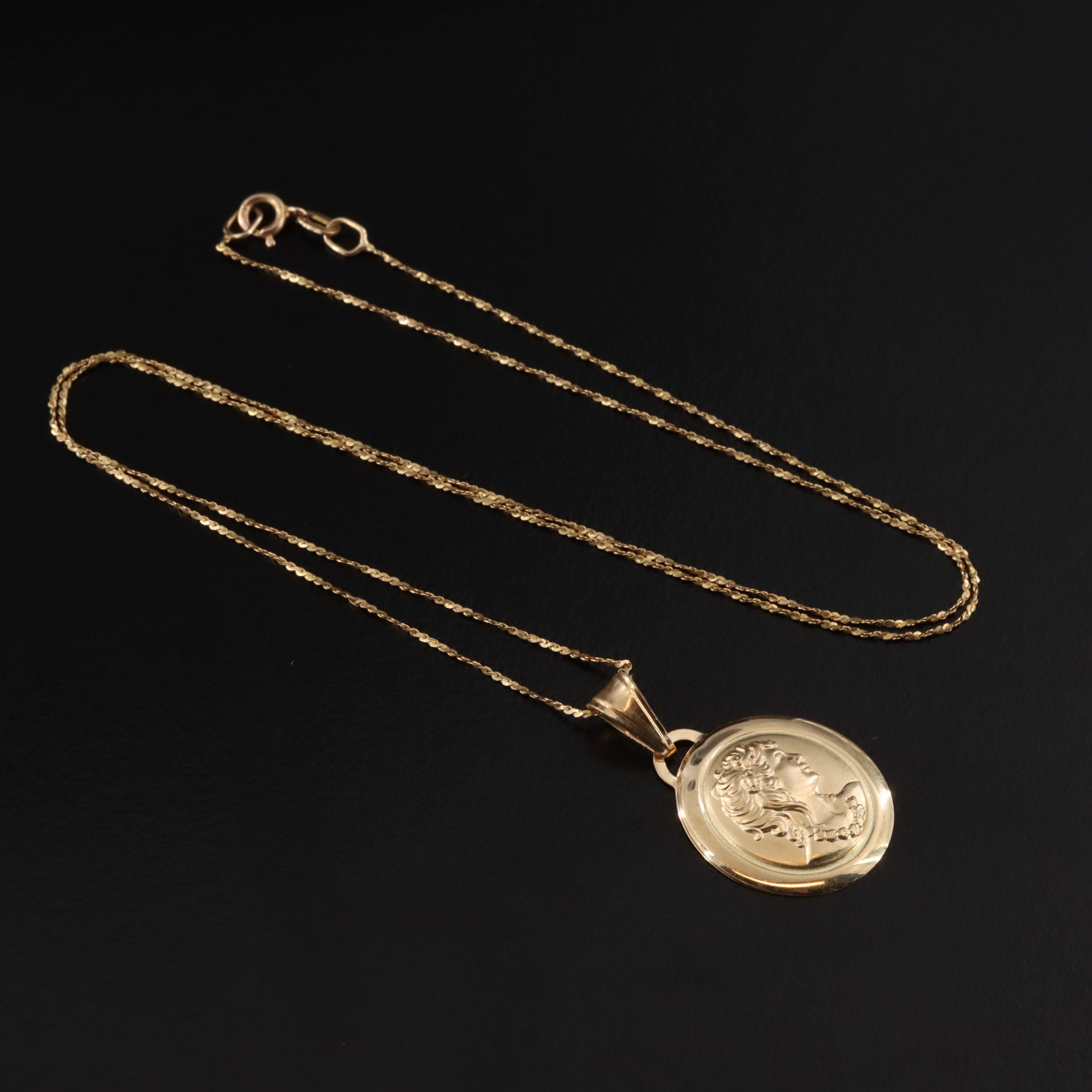 14K Greco-Roman Portrait Pendant Necklace