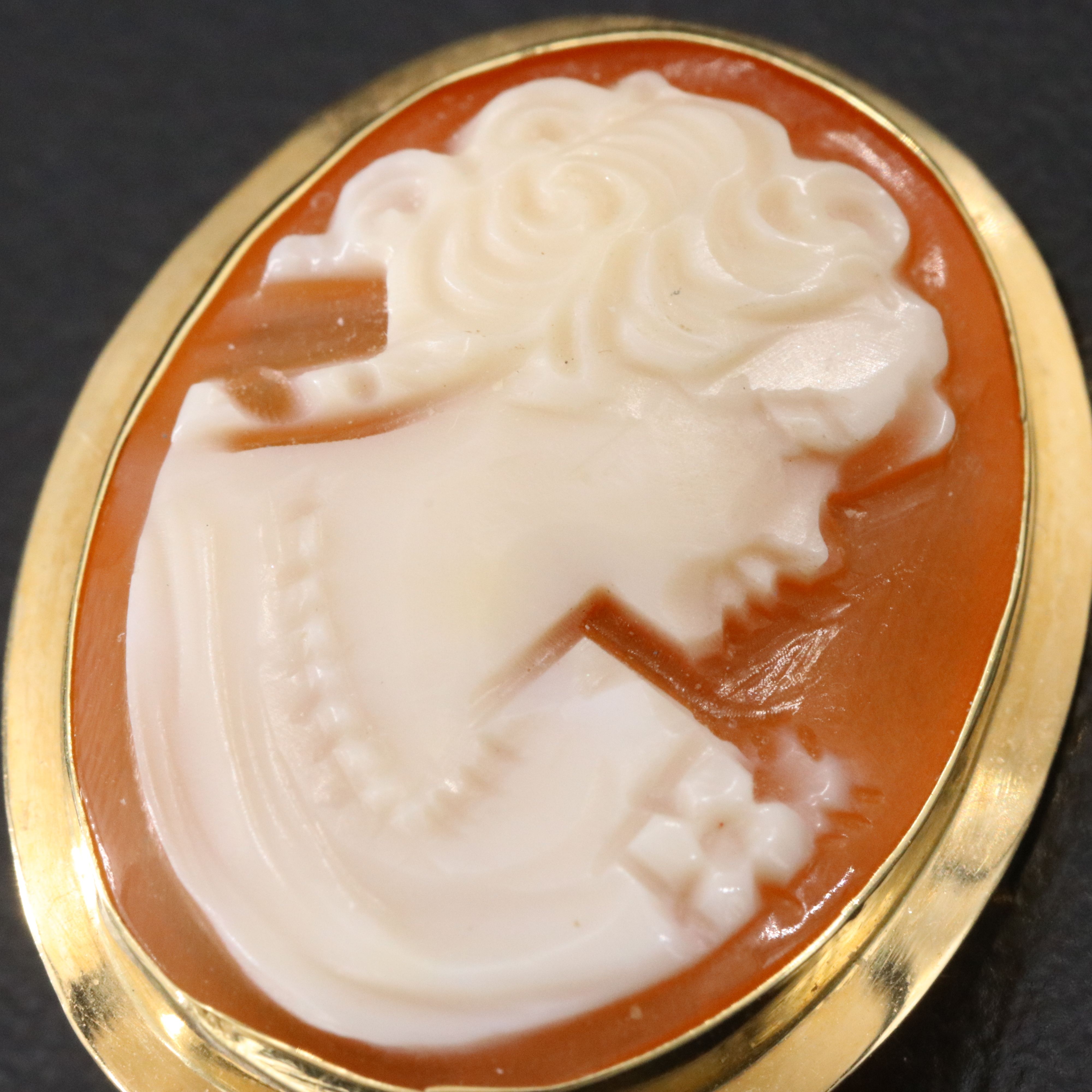 Italian 18K Shell Cameo Brooch