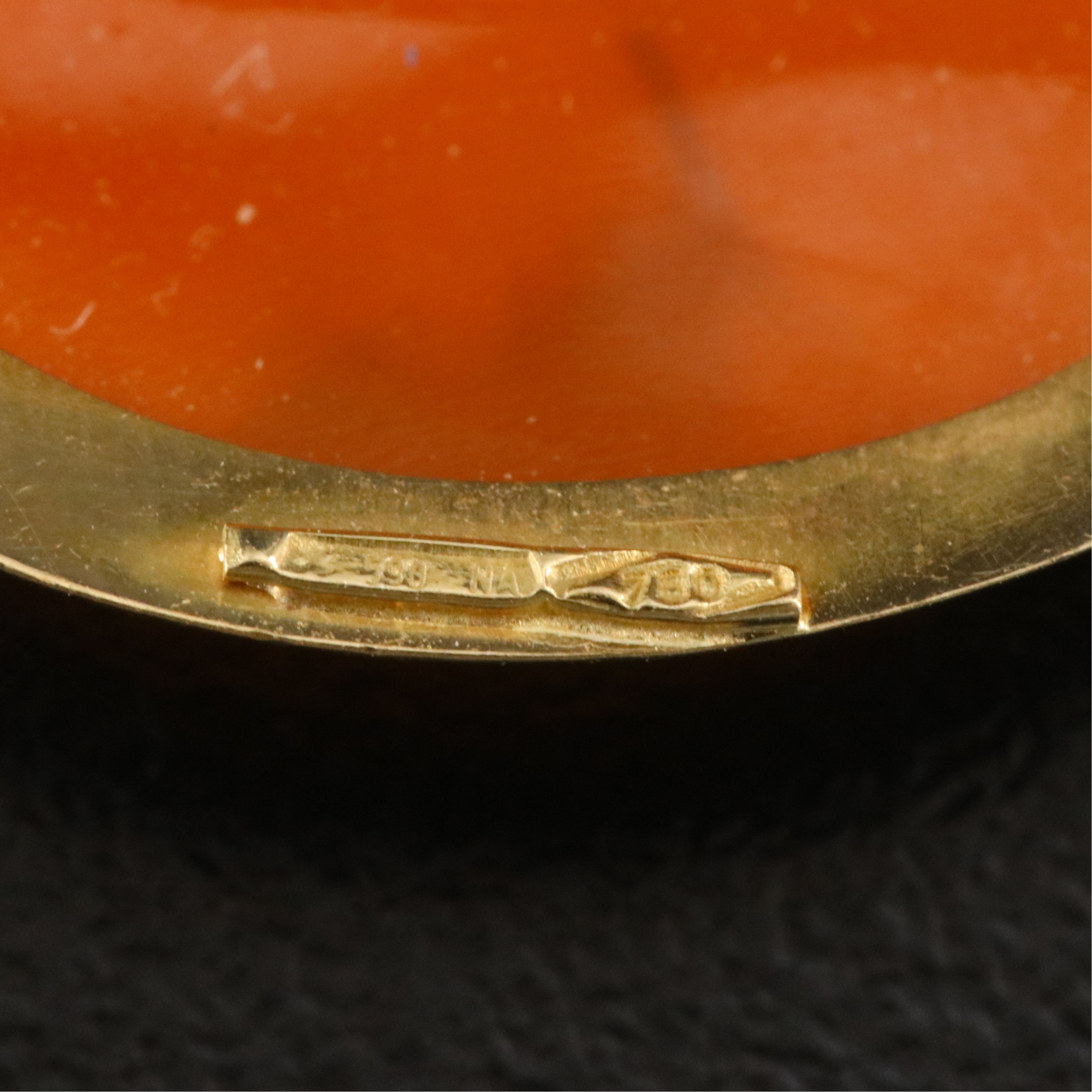 Italian 18K Shell Cameo Brooch