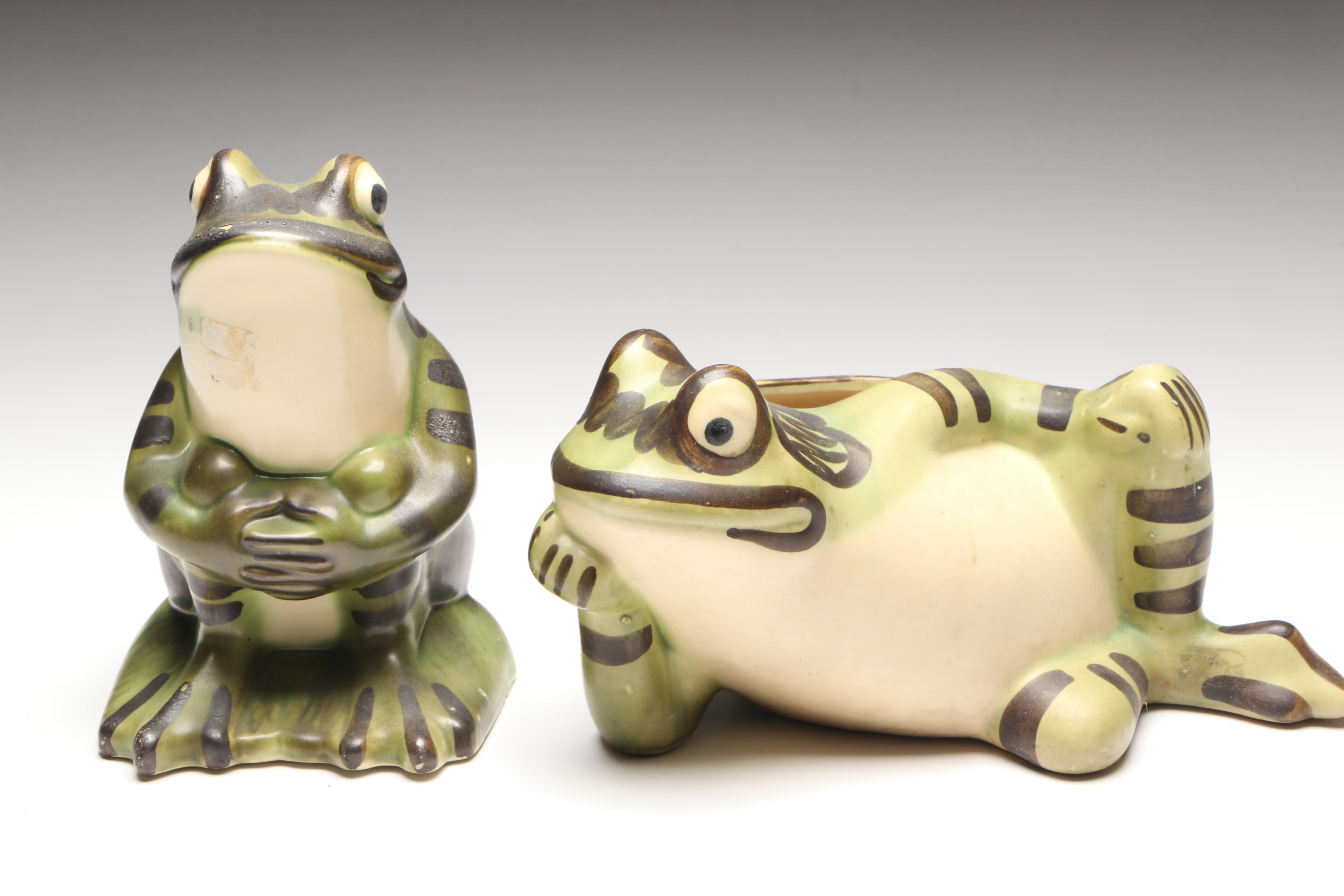Brush McCoy Pottery Reclining Frog Planter with Sitting Frog Figure