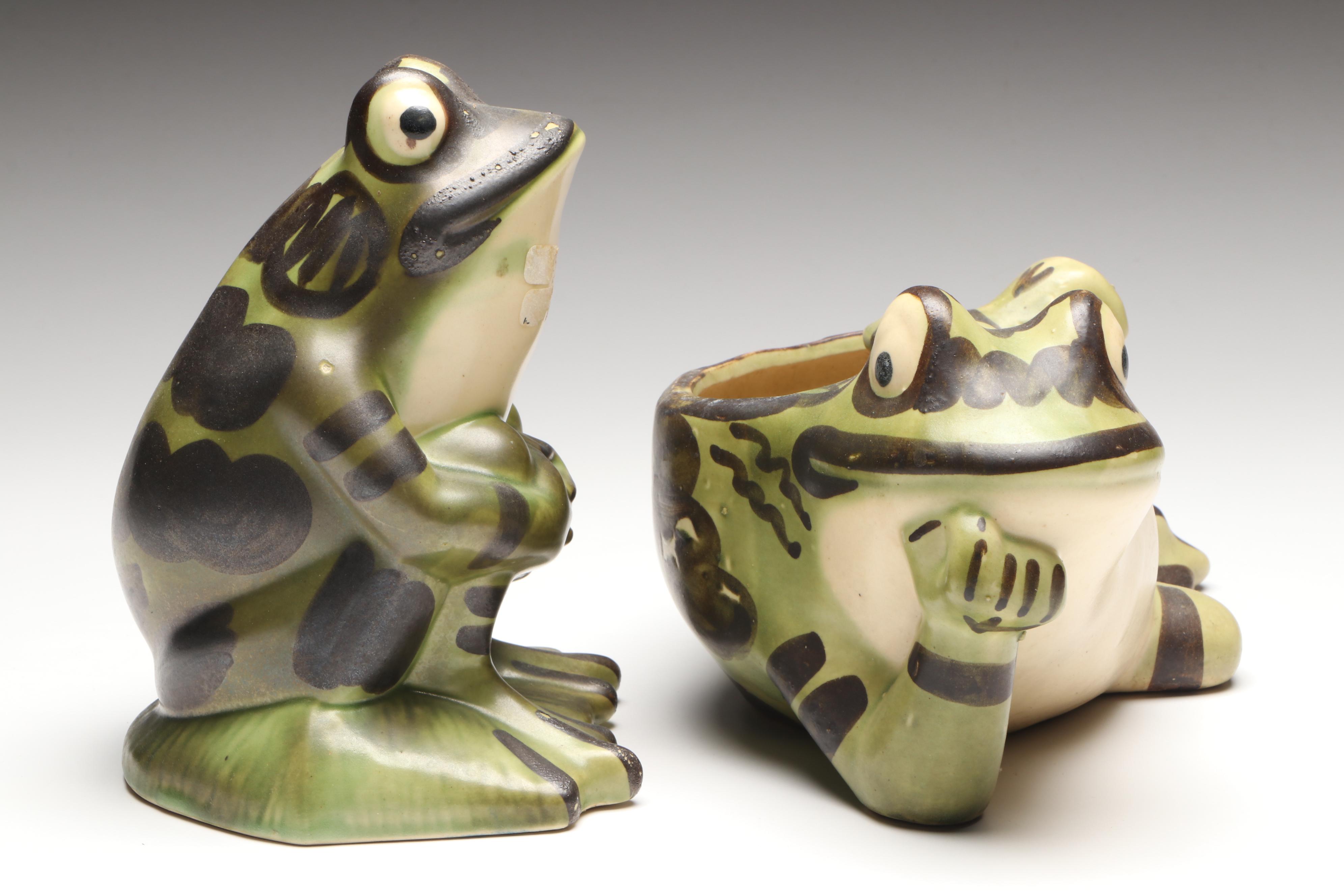 Brush McCoy Pottery Reclining Frog Planter with Sitting Frog Figure