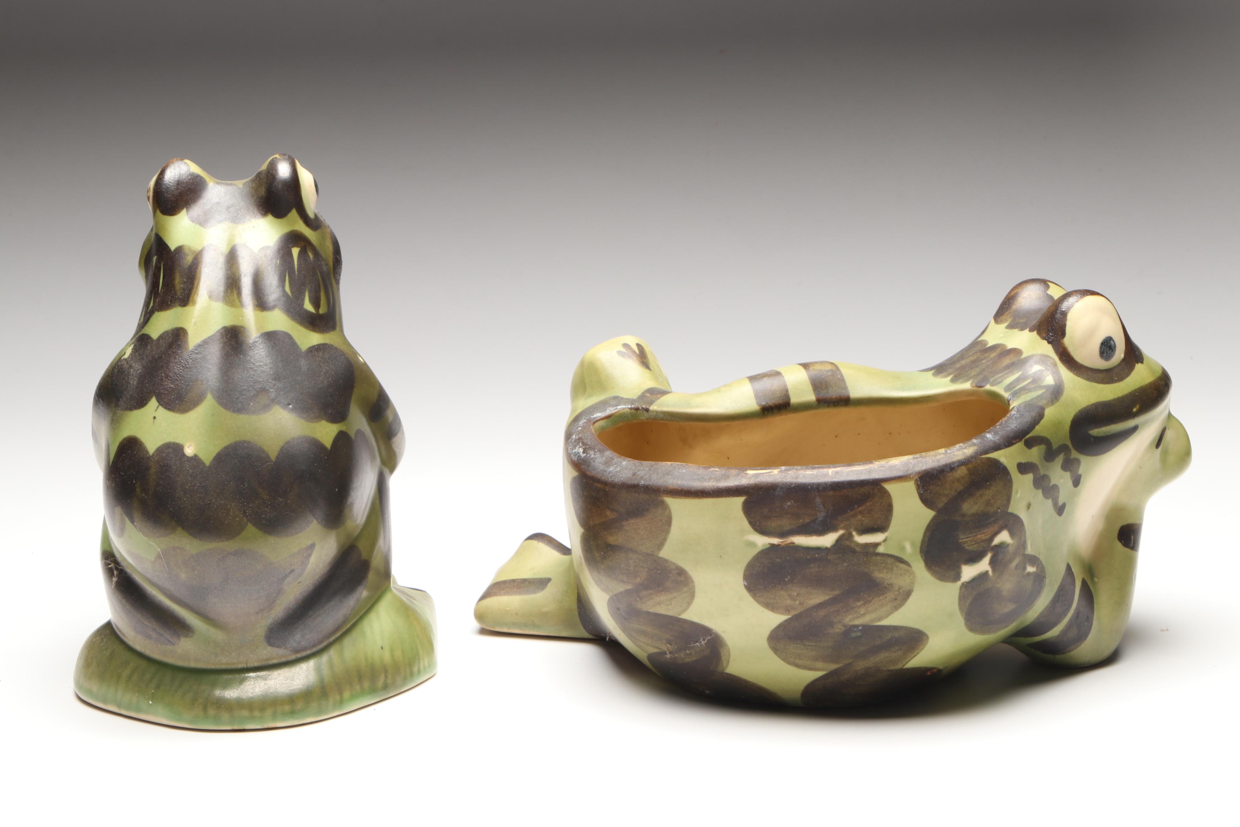 Brush McCoy Pottery Reclining Frog Planter with Sitting Frog Figure