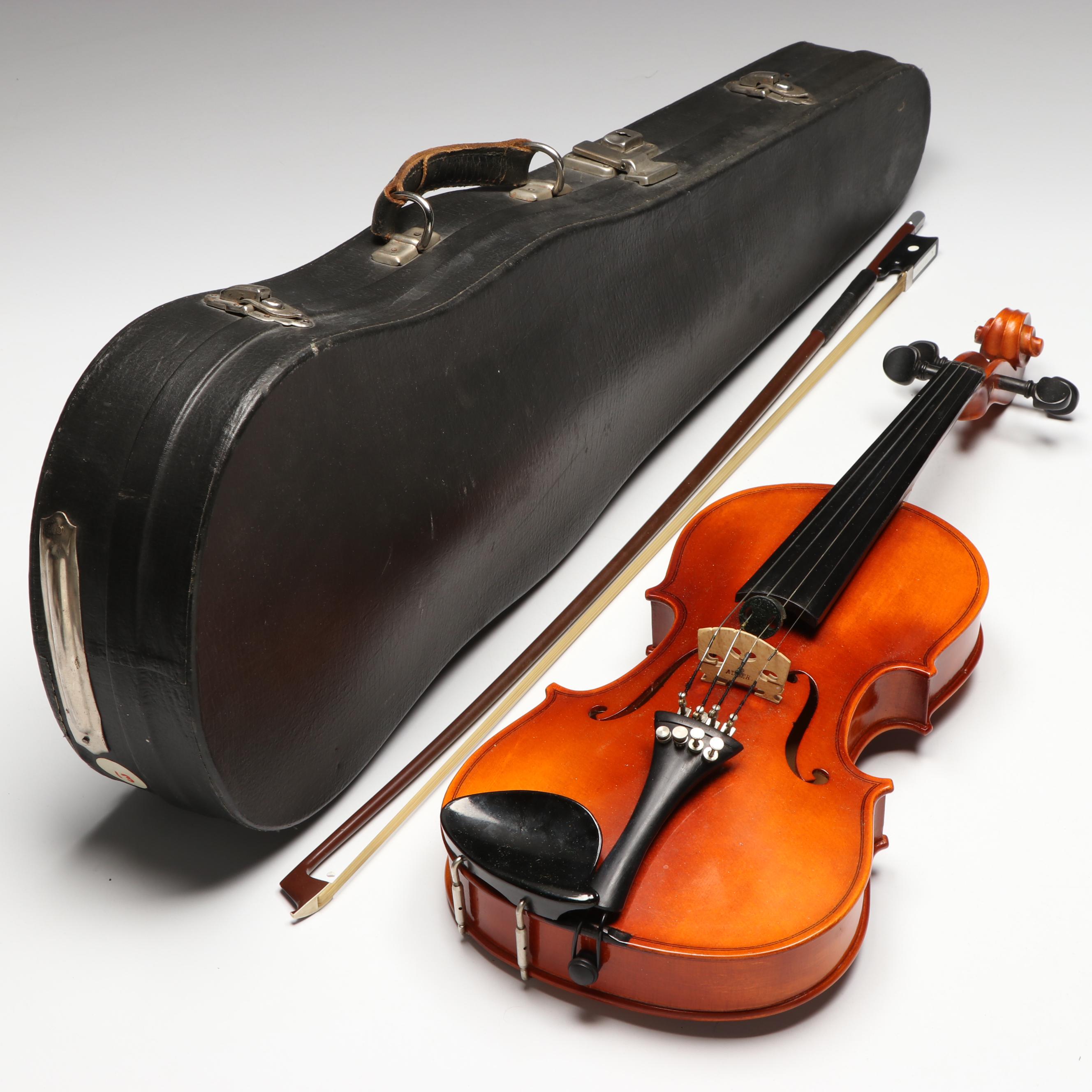 Heinrich Schultz 3/4 Violin and Bow with Tolex Hardside Case