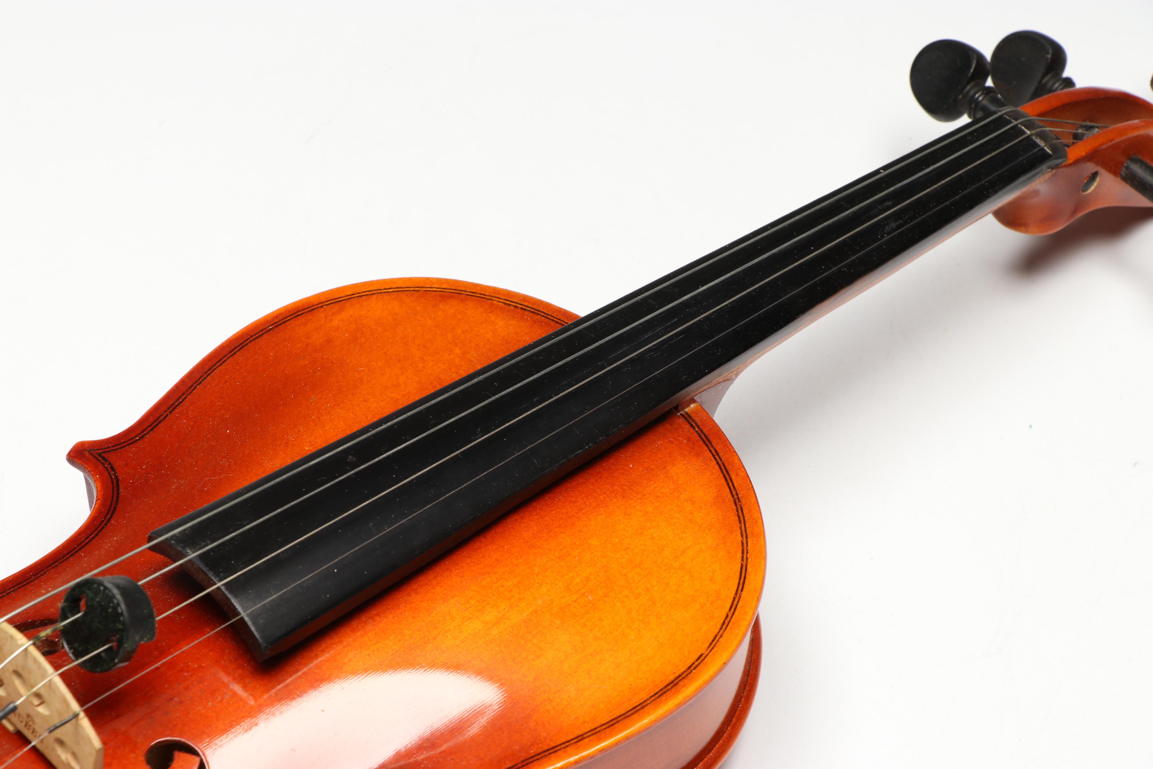 Heinrich Schultz 3/4 Violin and Bow with Tolex Hardside Case