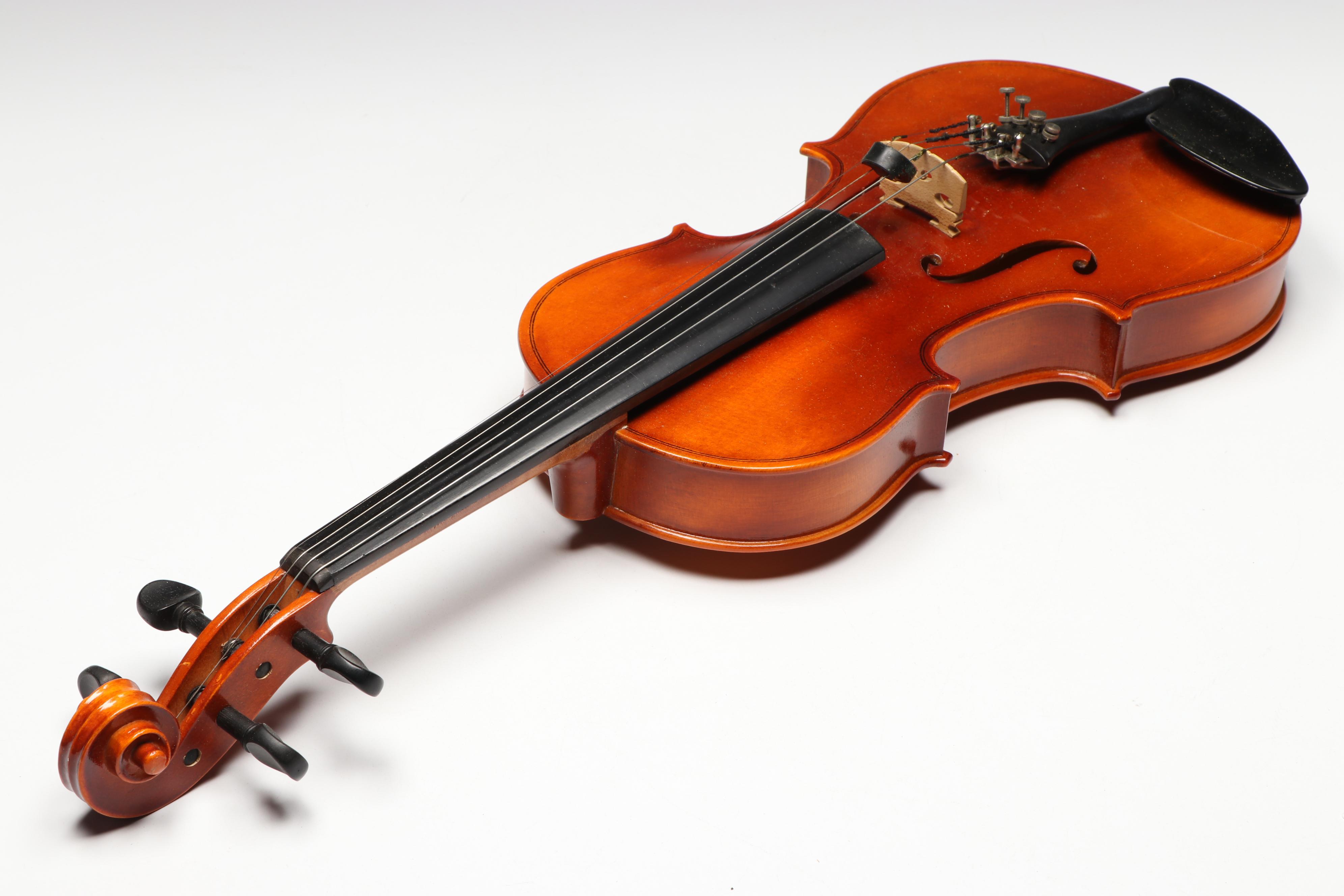 Heinrich Schultz 3/4 Violin and Bow with Tolex Hardside Case