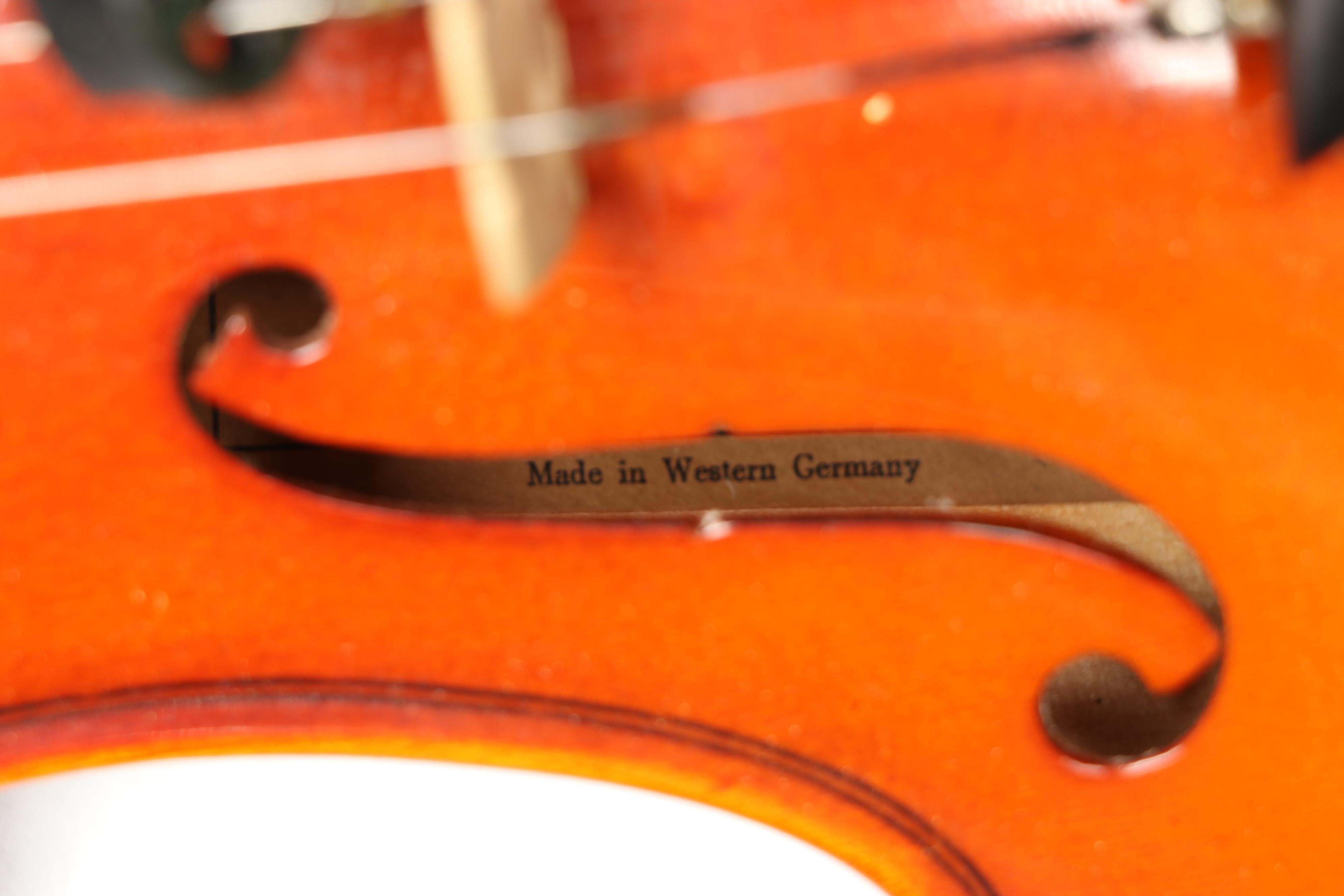 Heinrich Schultz 3/4 Violin and Bow with Tolex Hardside Case