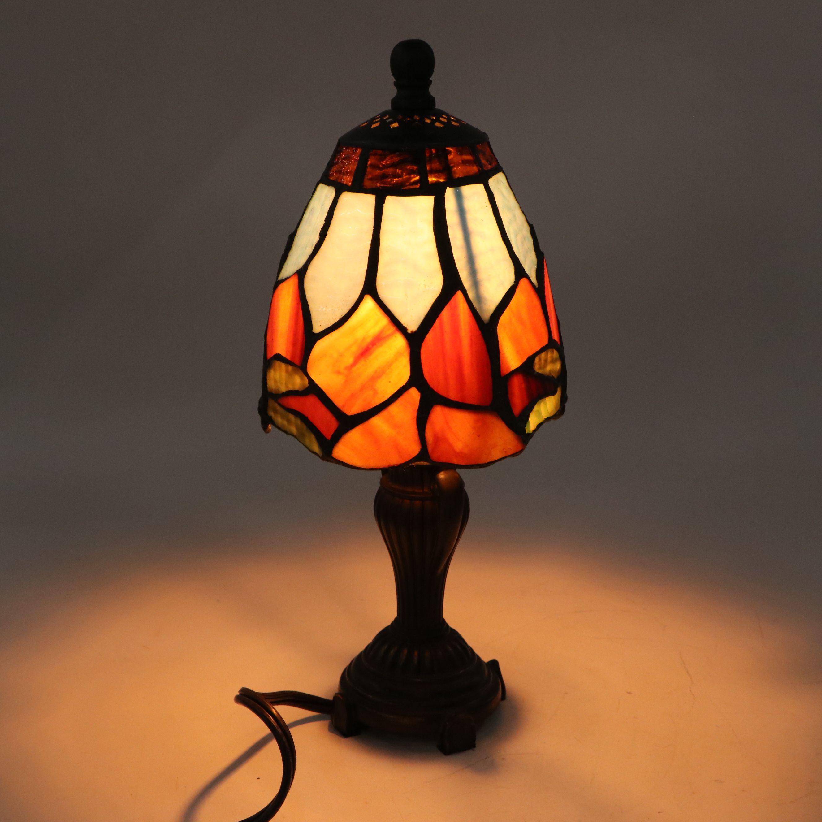 Leaded Slag Glass Dragonfly Accent Lamp