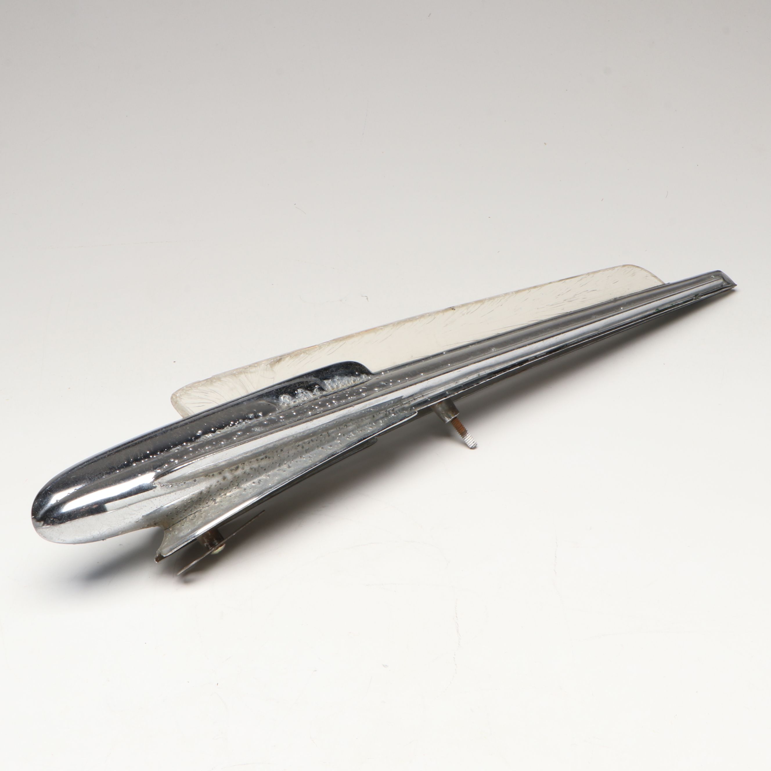 Chevrolet, Cadillac and Oldsmobile Hood Ornaments and Emblems, 1930s–1950s