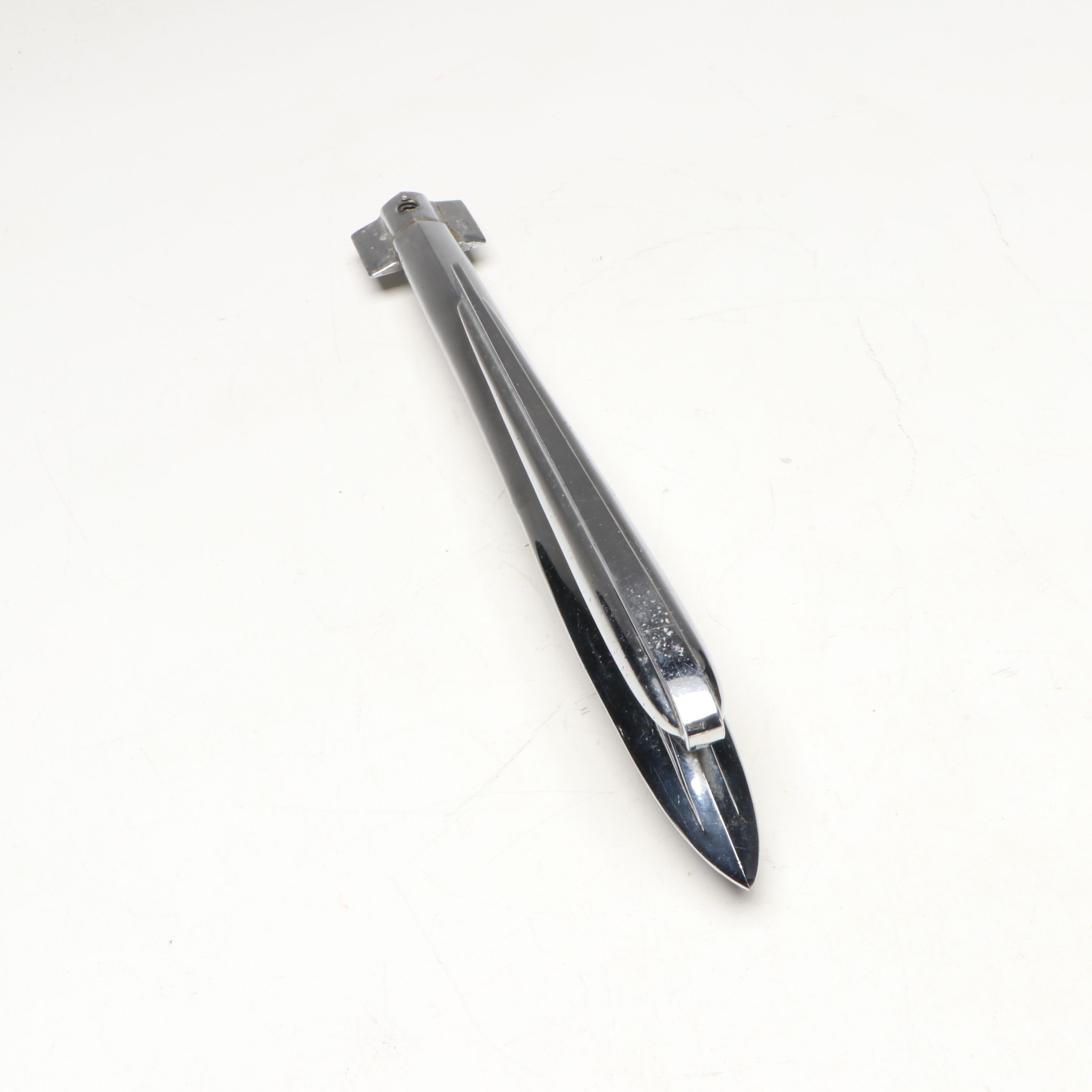 Chevrolet, Cadillac and Oldsmobile Hood Ornaments and Emblems, 1930s–1950s