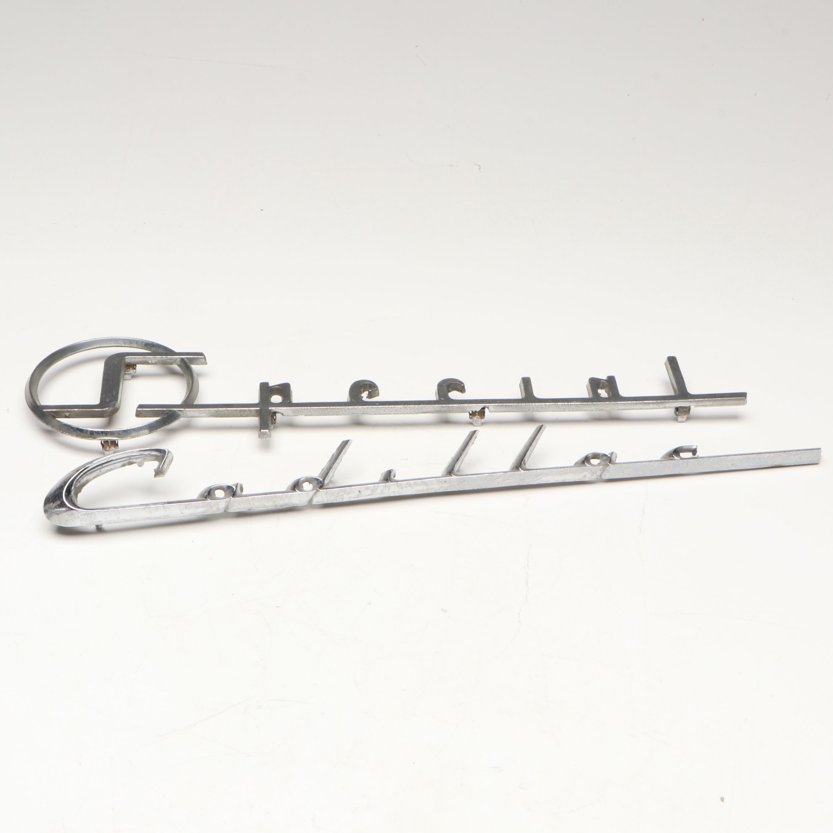 Chevrolet, Cadillac and Oldsmobile Hood Ornaments and Emblems, 1930s–1950s