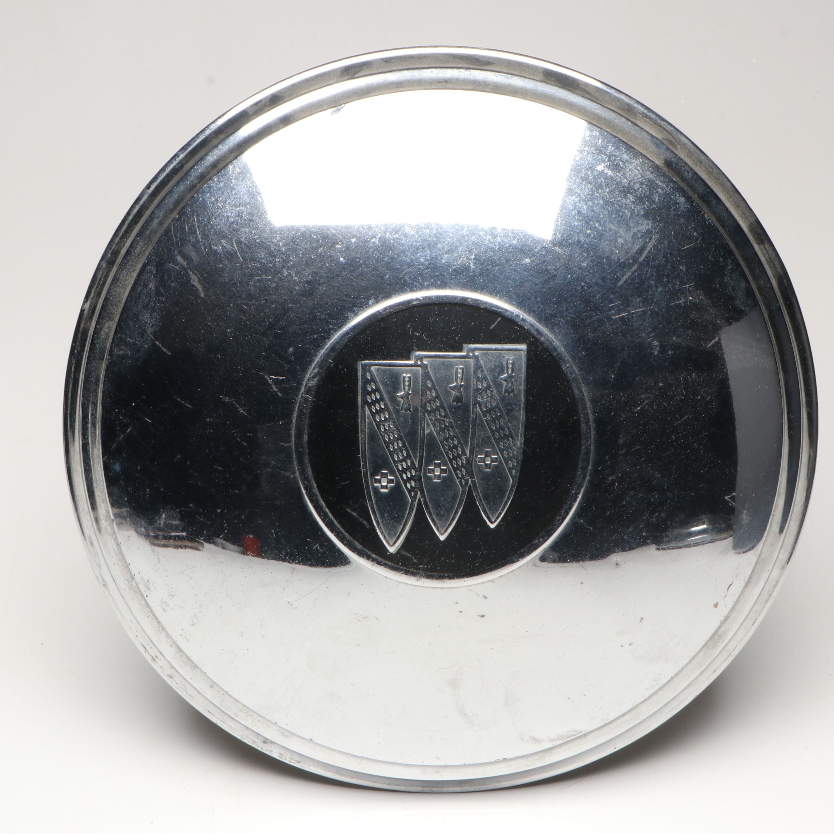 Pontiac, Buick, Ford and Other Vintage Hubcaps