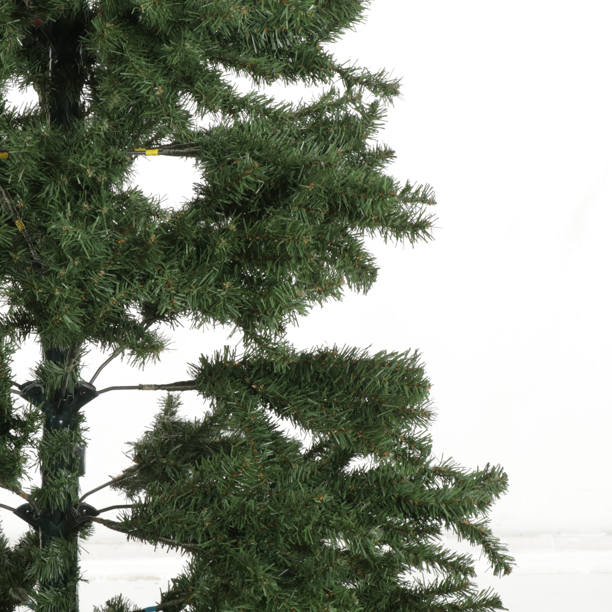 7.5' Artificial Christmas Tree