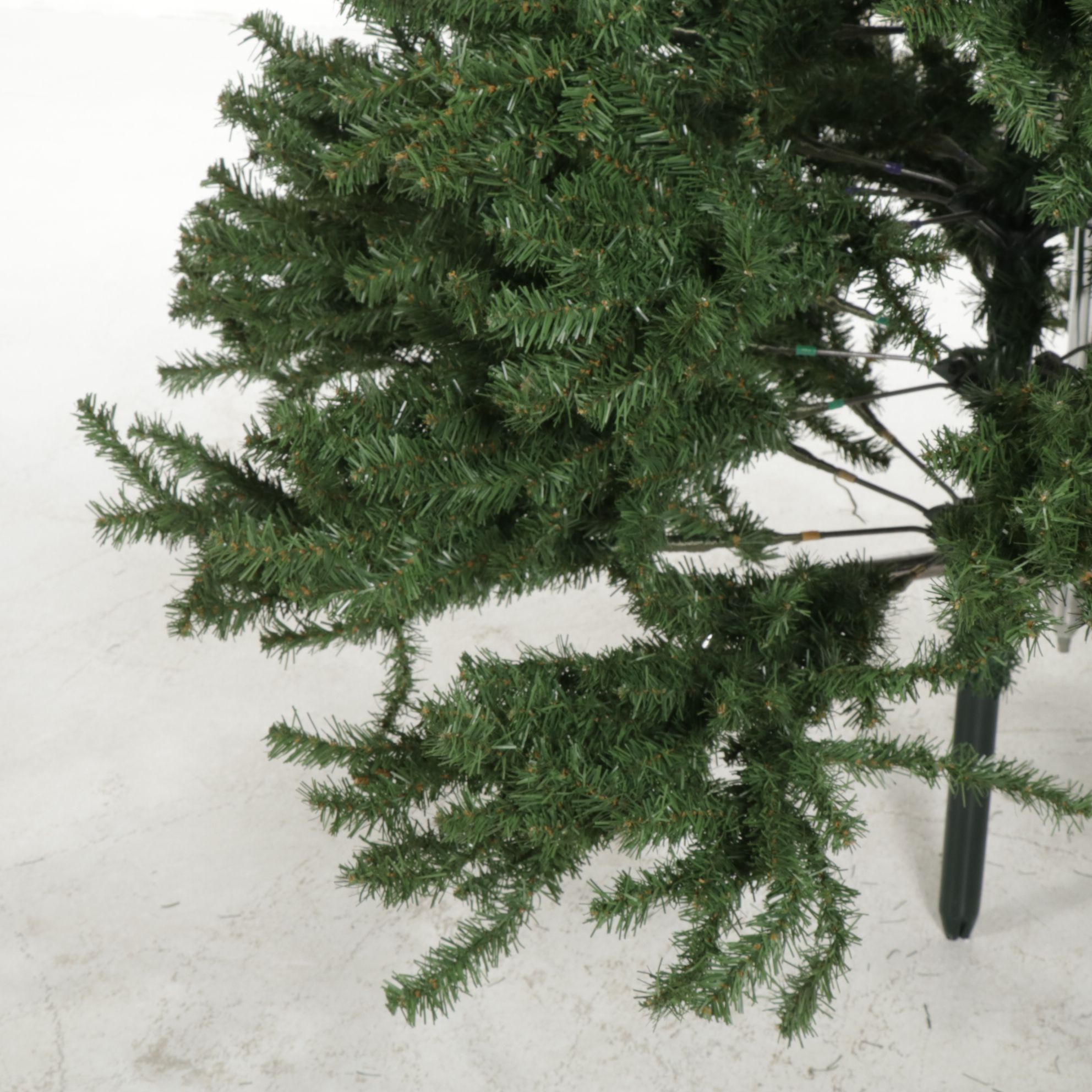 7.5' Artificial Christmas Tree