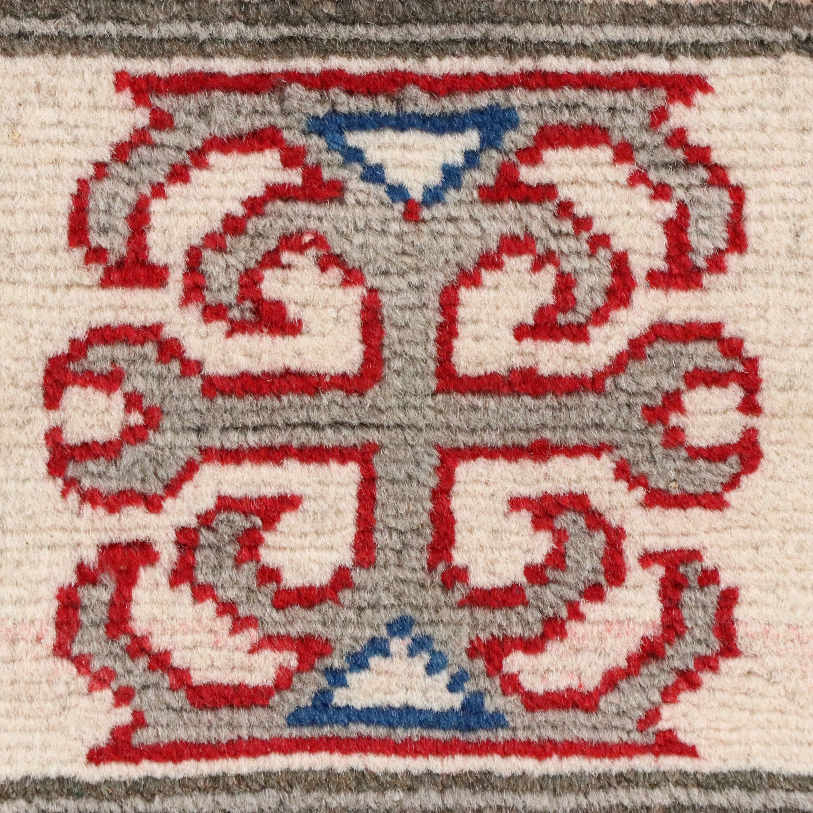 4'9 x 6'6 Hand-Knotted Pakistani Kazak Area Rug