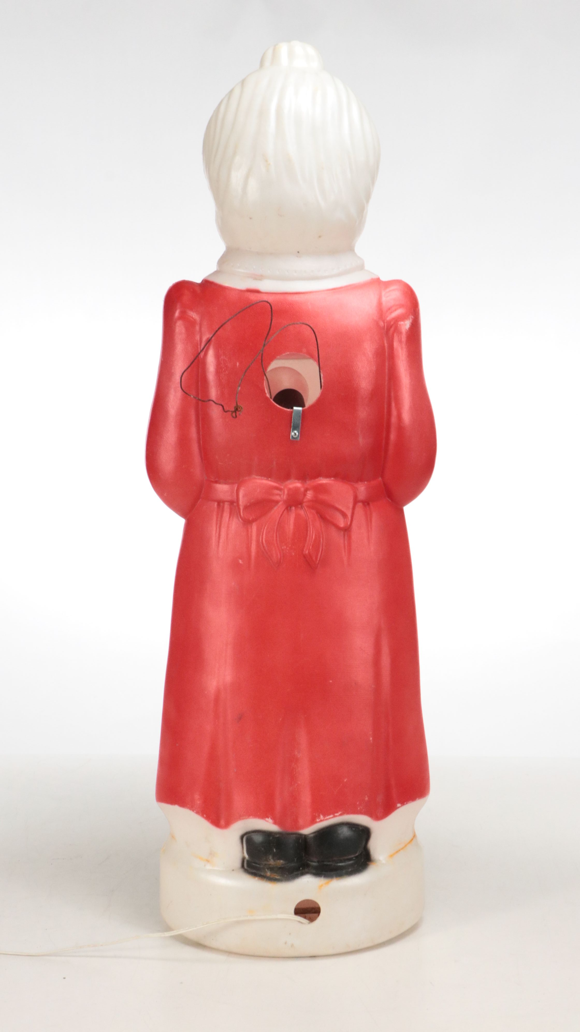 Union Products Co. Blow Form Mr. and Mrs. Claus Outdoor Christmas Décor