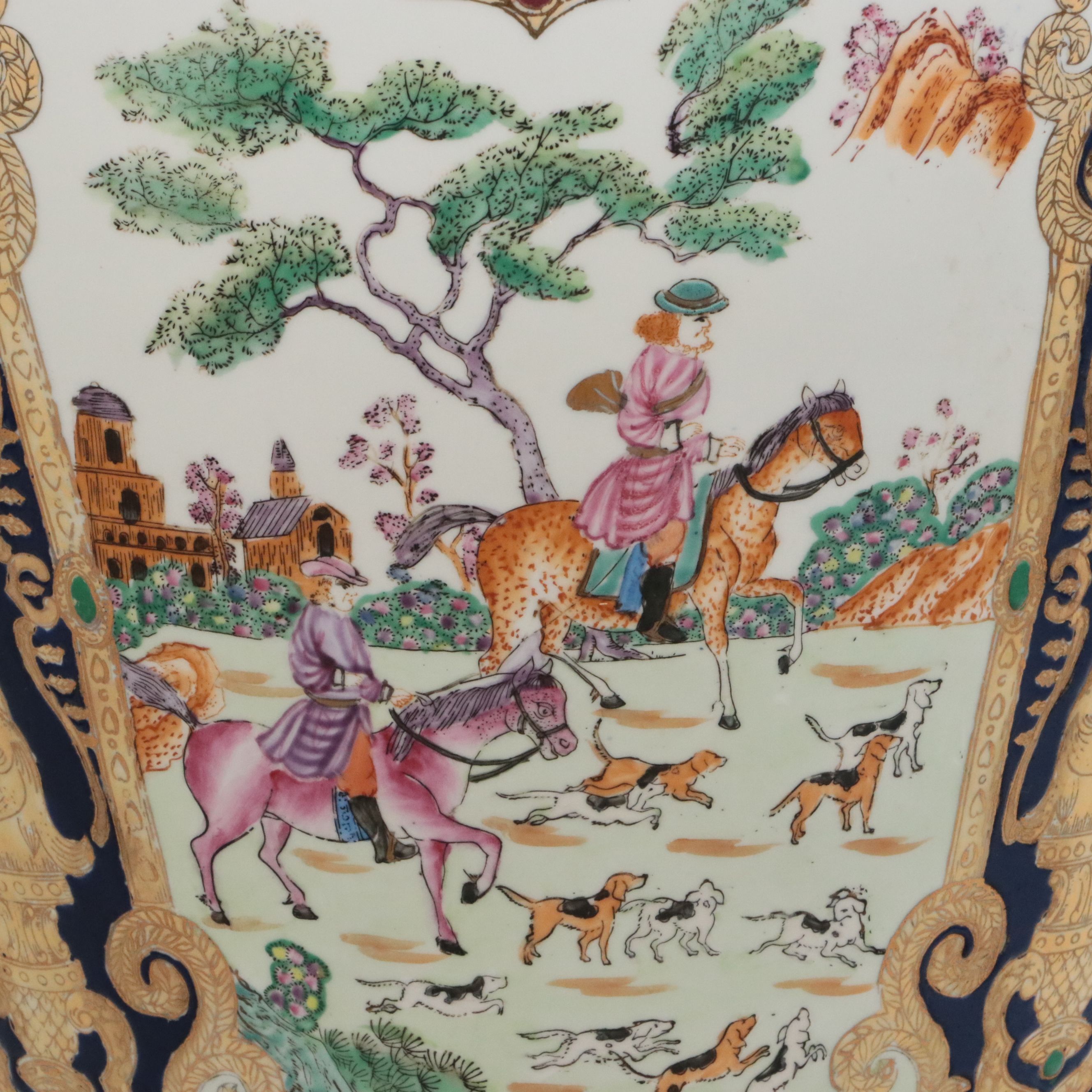 Chinese Qing Dynasty Hand-Painted Hunting Scene Porcelain Floor Vase