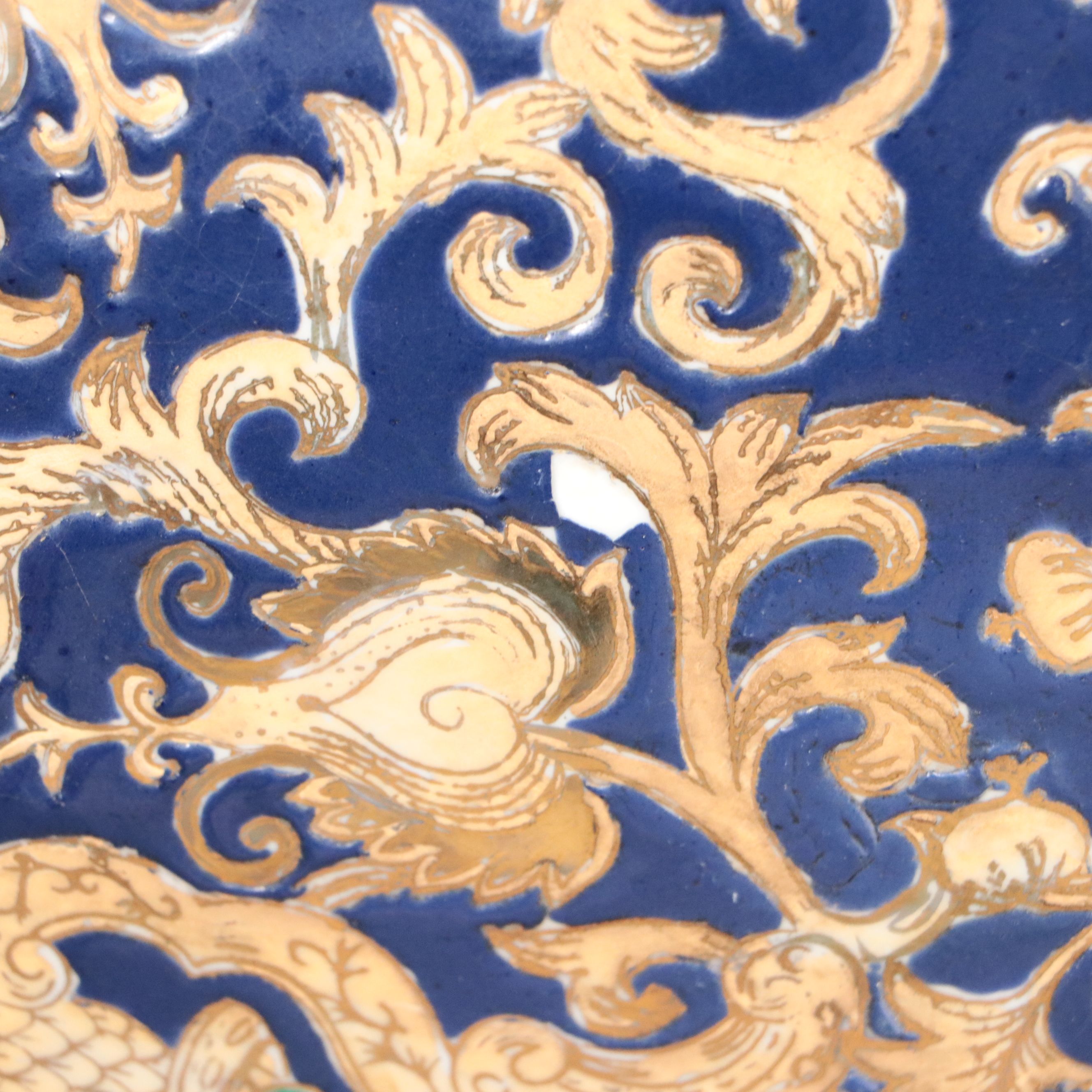 Chinese Qing Dynasty Hand-Painted Hunting Scene Porcelain Floor Vase