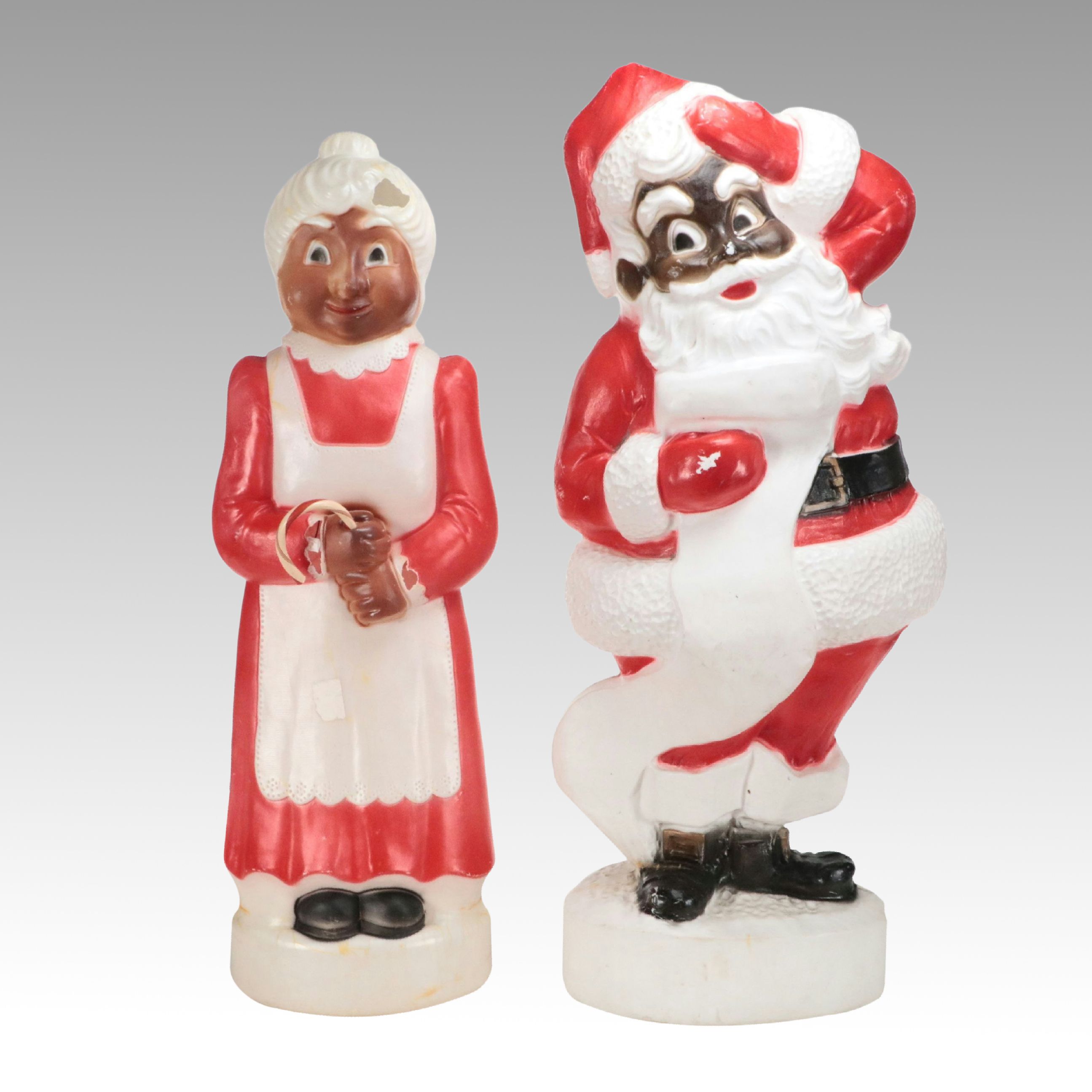 Union Products Co. Blow Form Mr. and Mrs. Claus Outdoor Christmas Décor