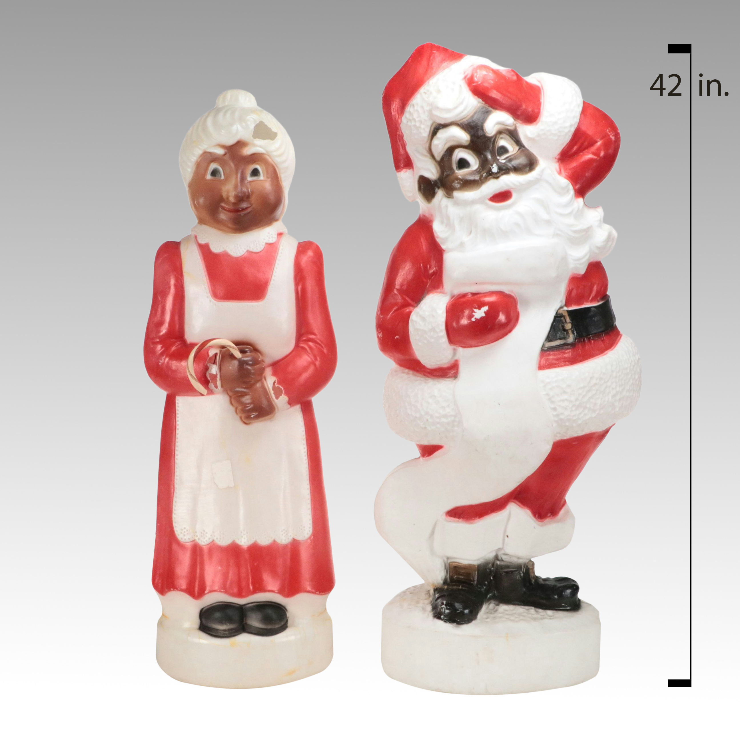 Union Products Co. Blow Form Mr. and Mrs. Claus Outdoor Christmas Décor