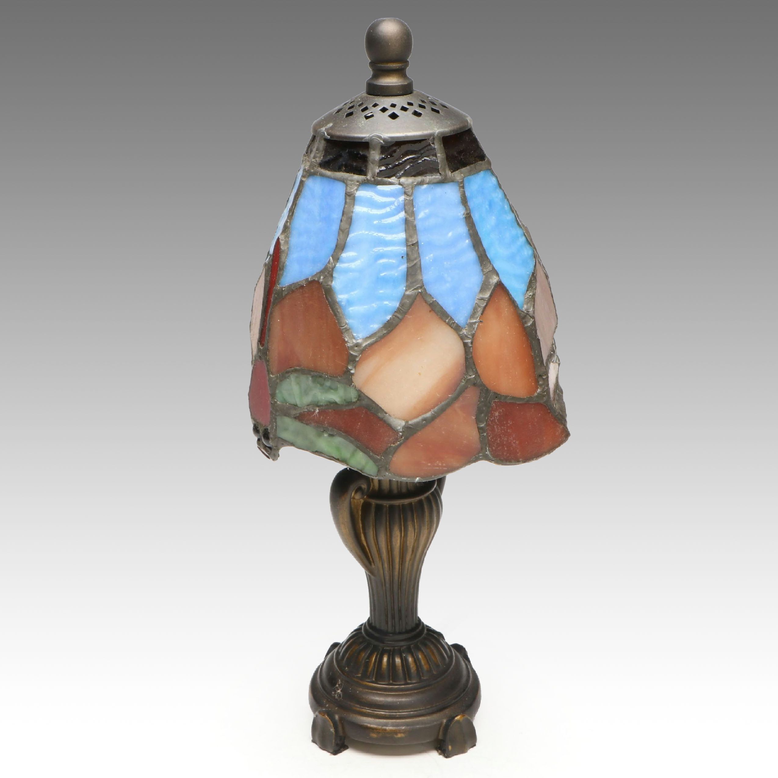 Leaded Slag Glass Dragonfly Accent Lamp