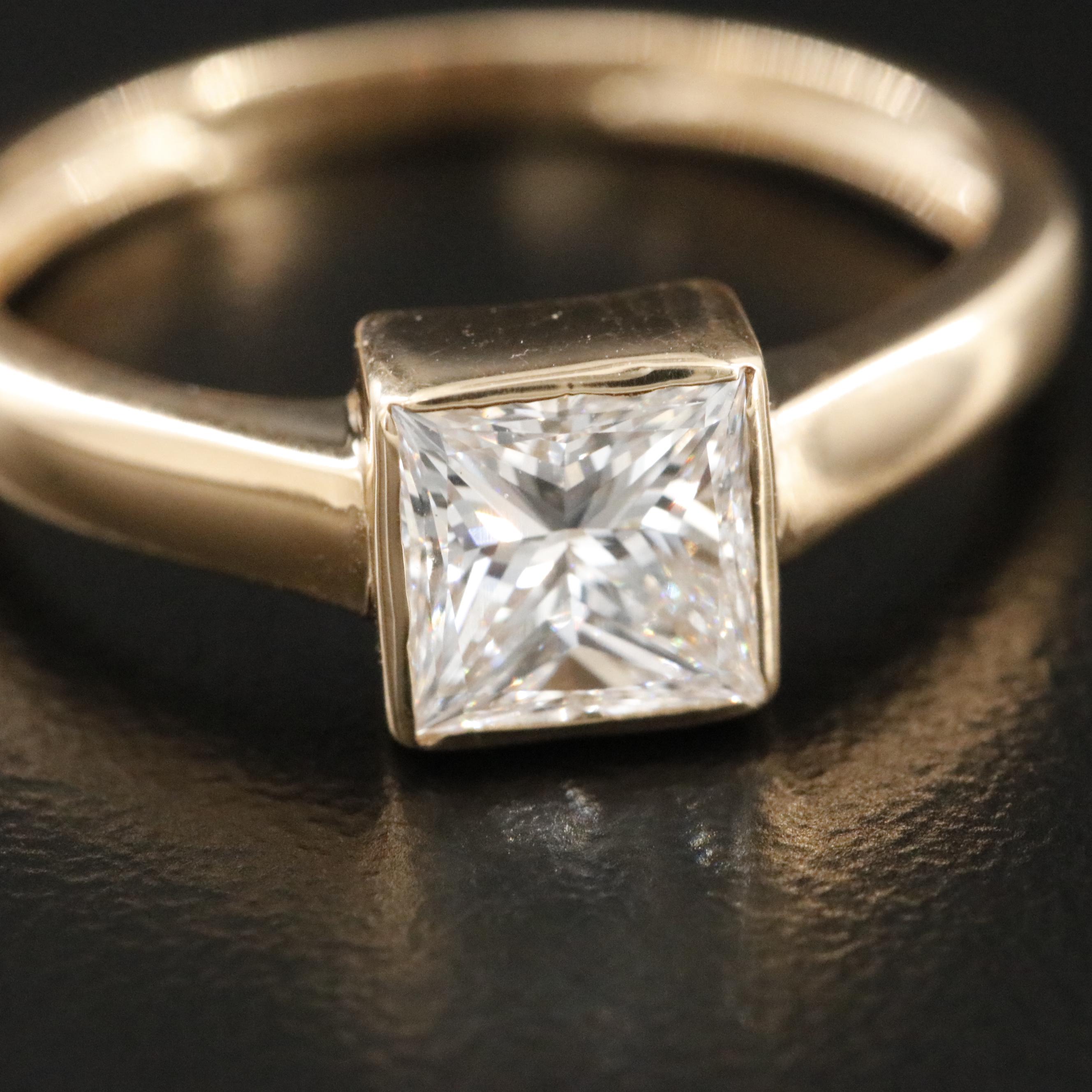 18K 0.94 CT Internally Flawless Diamond Solitaire Ring with GIA Dossier