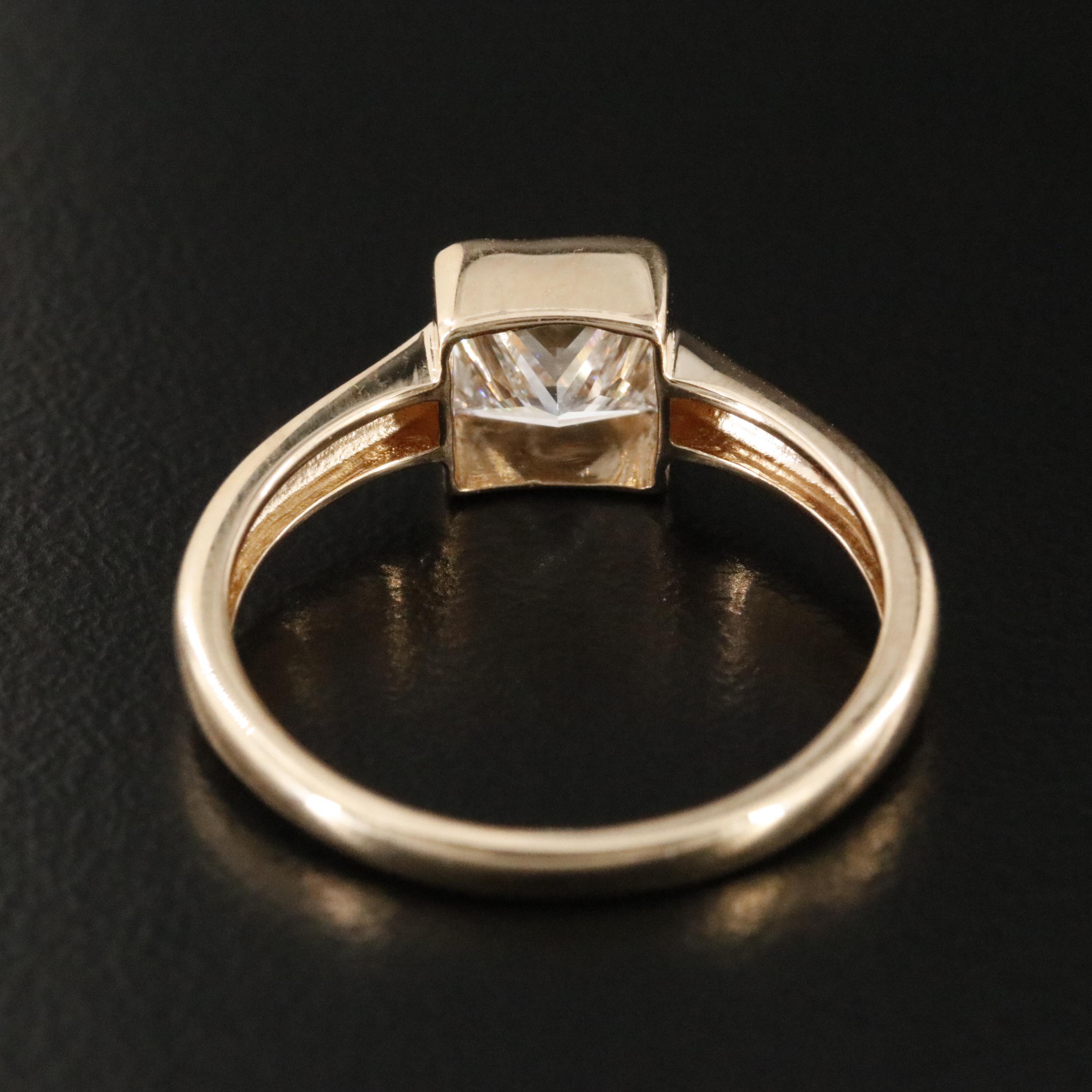 18K 0.94 CT Internally Flawless Diamond Solitaire Ring with GIA Dossier