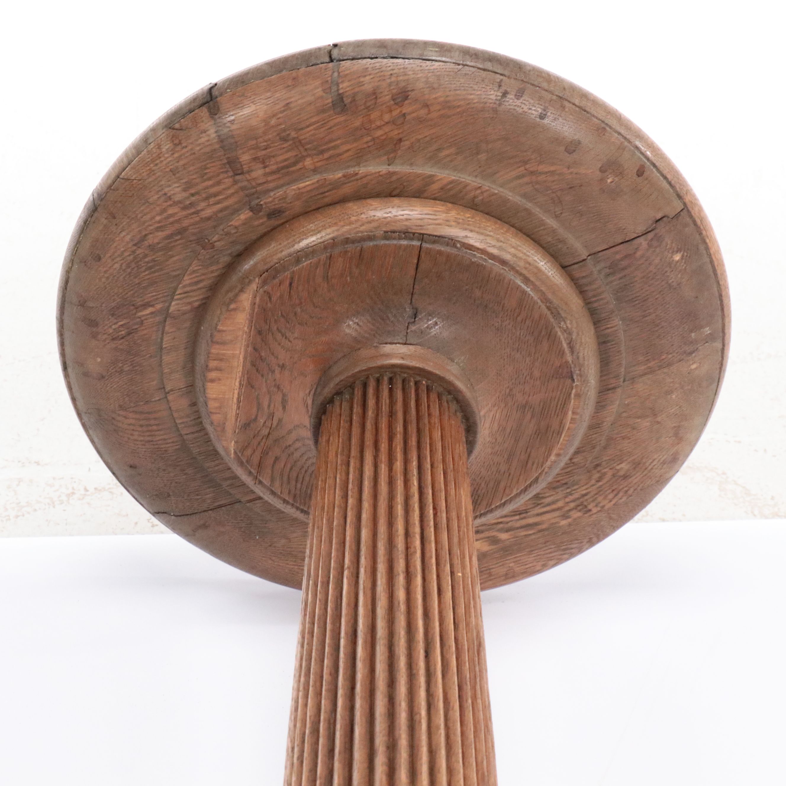 Arts & Crafts Reeded Oak Pedestal