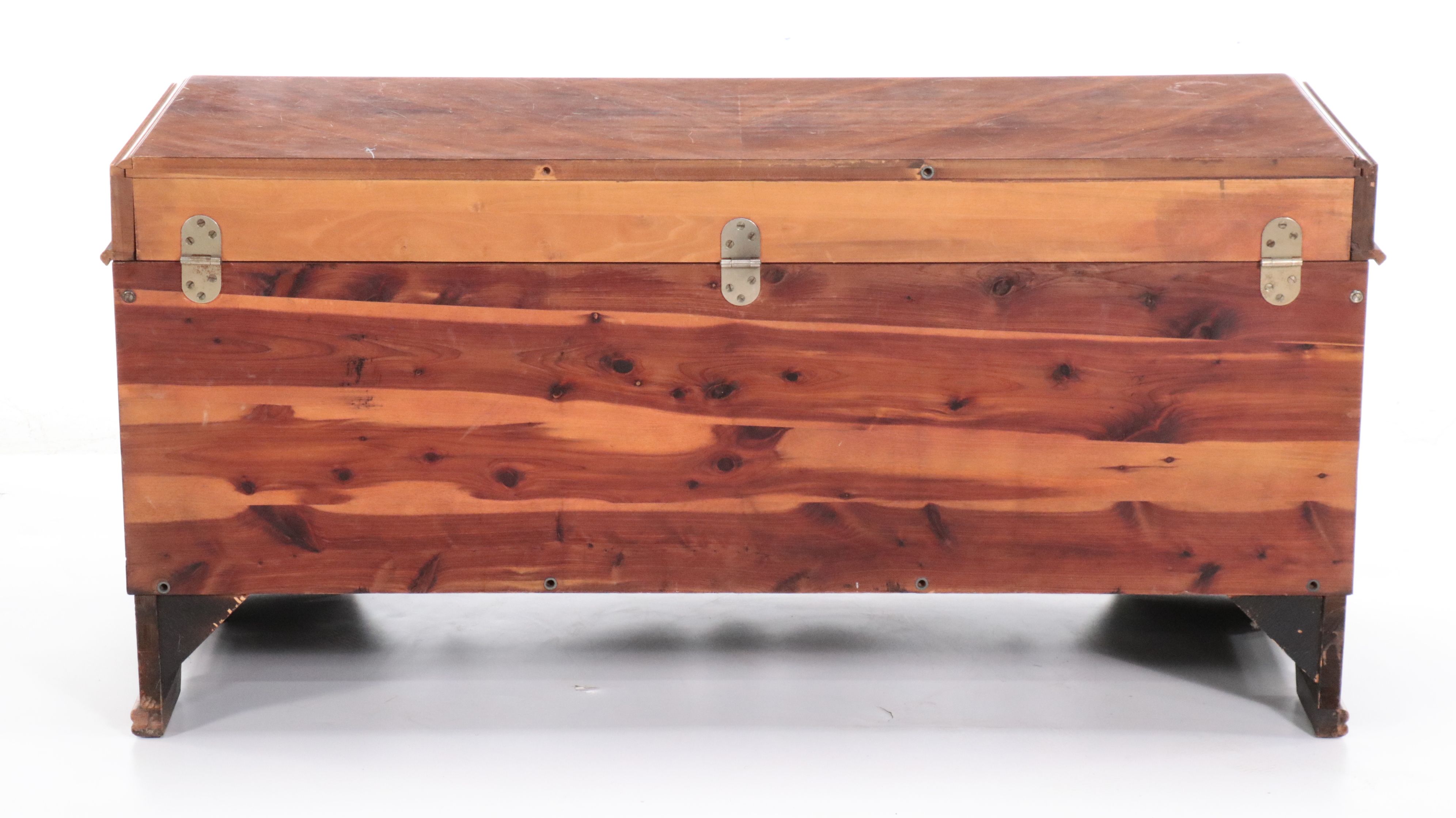 Lane Art Deco Style Waterfall Veneer Front Cedar Chest, Early to Mid-20th C.