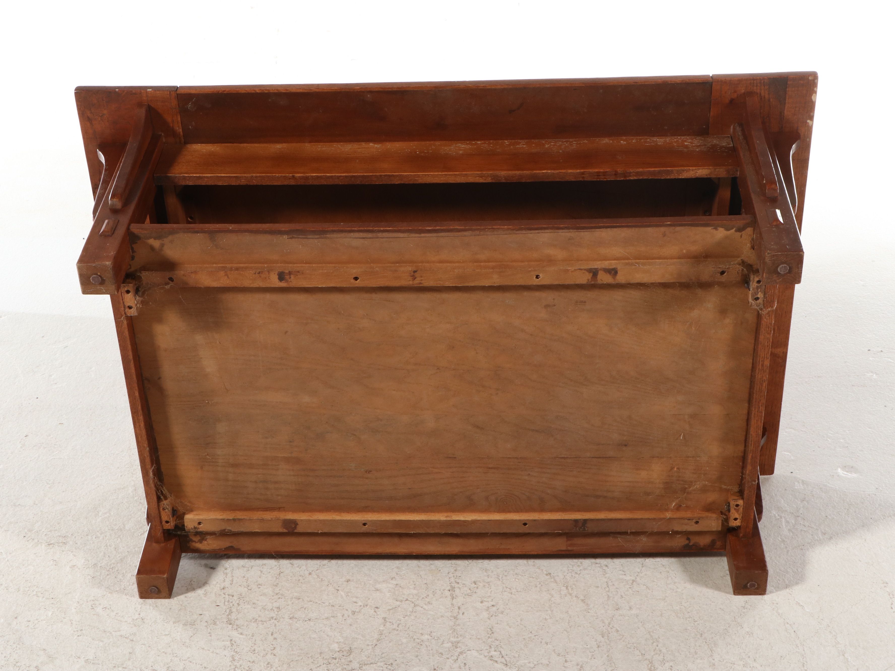 Arts & Crafts Style Oak Coffee Table