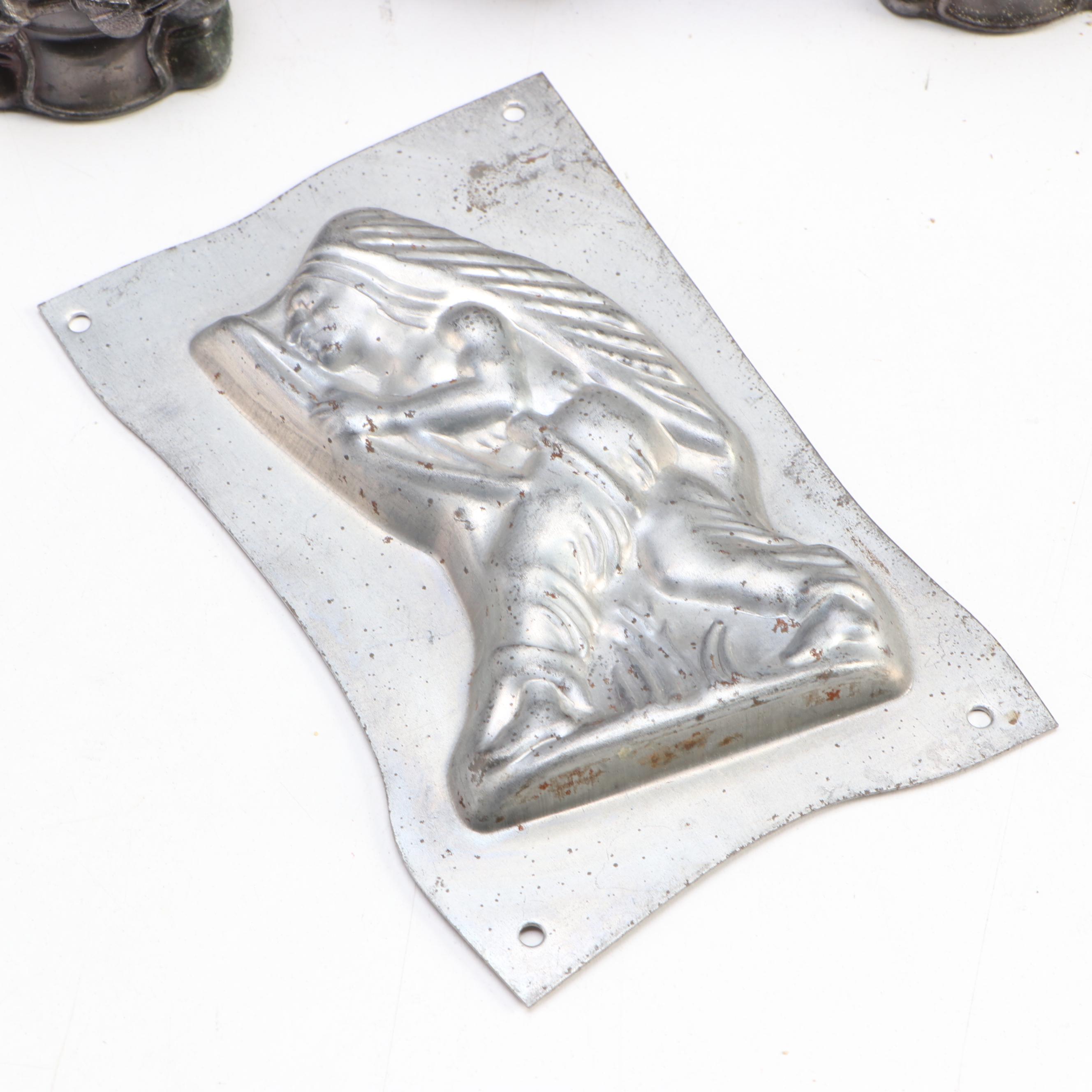 Daniel Monfort "Sioux Chief" Sculpture with Bovine Mug and Table Accessories