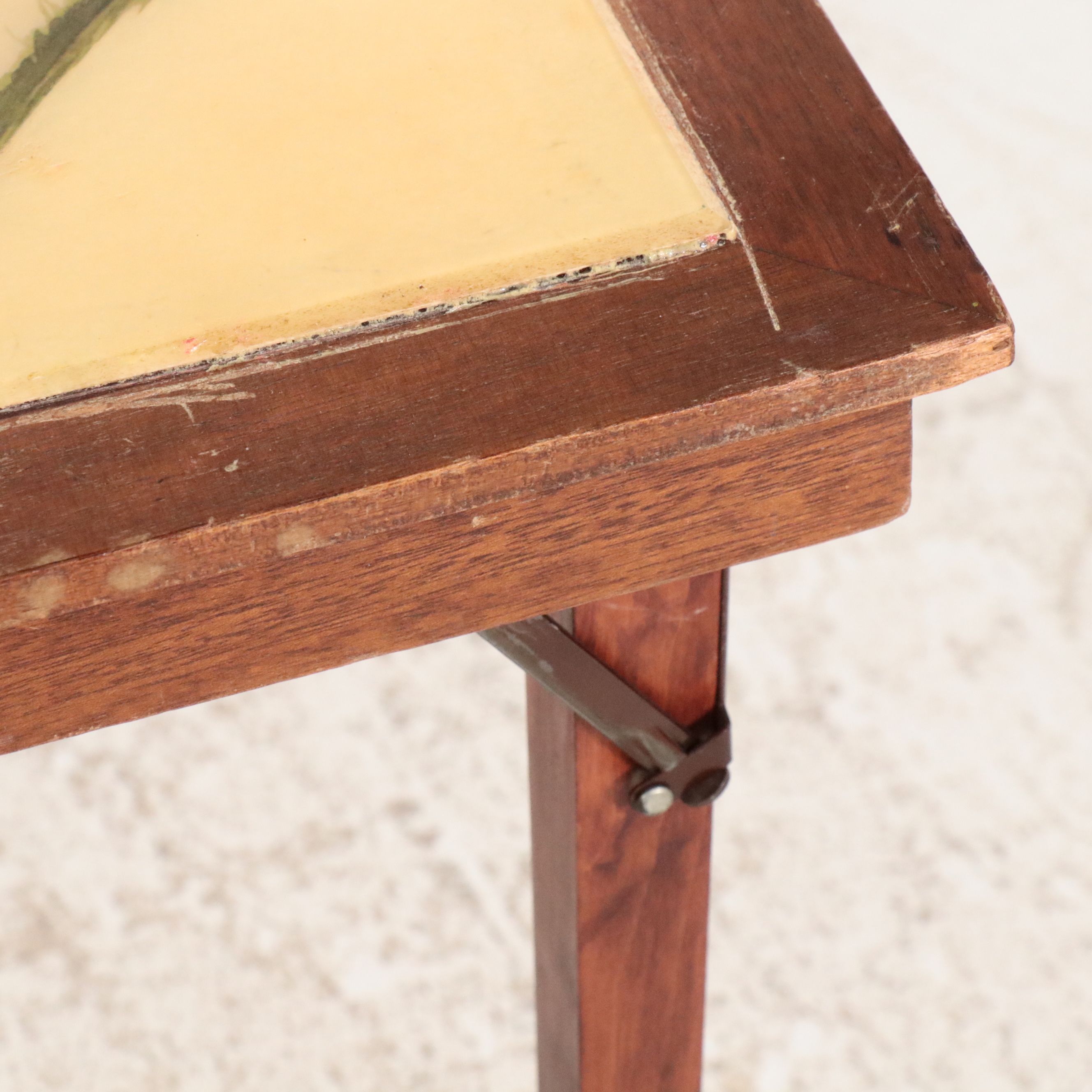Grace Gilmore Bacova Guild Hunt-Themed Fiberglass and Wood Folding Card Table