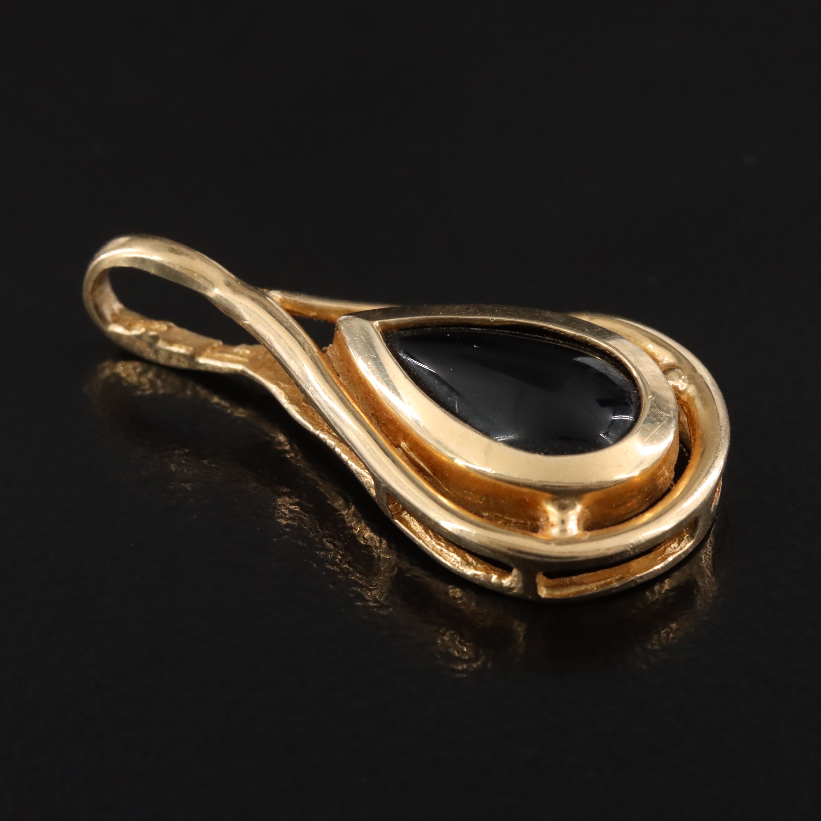 14K Black Onyx Pendant