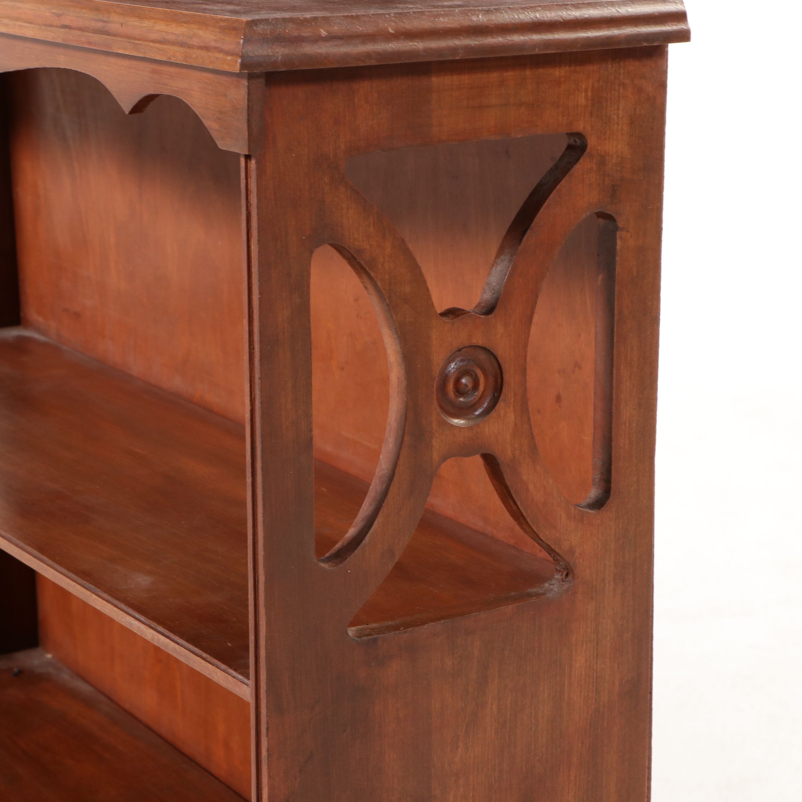 Traditional Style Four-Tiered Bookshelf