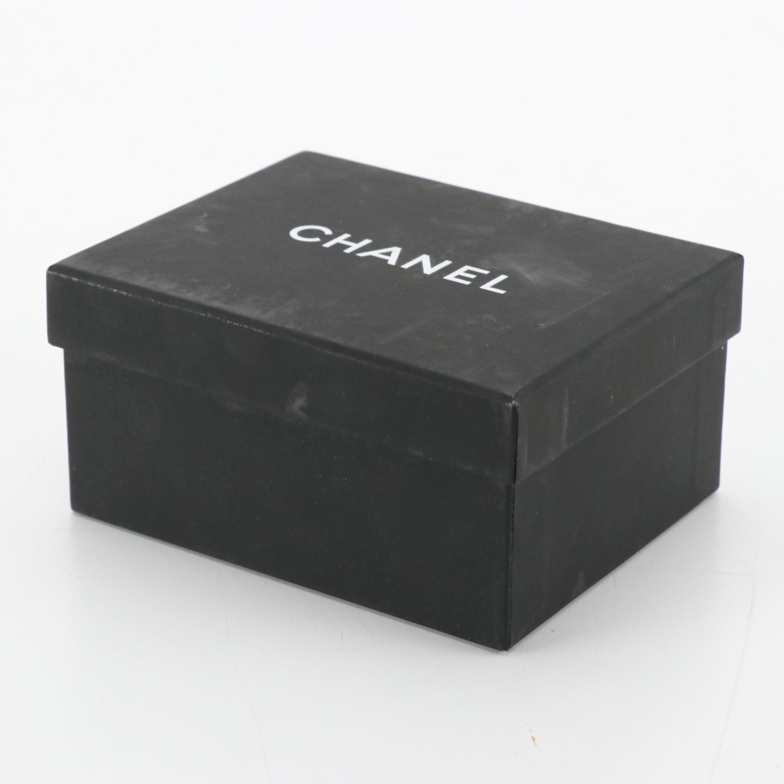 Chanel VIP Gift Mini Bow Card Holder on Chain in Bouclé Tweed with Box