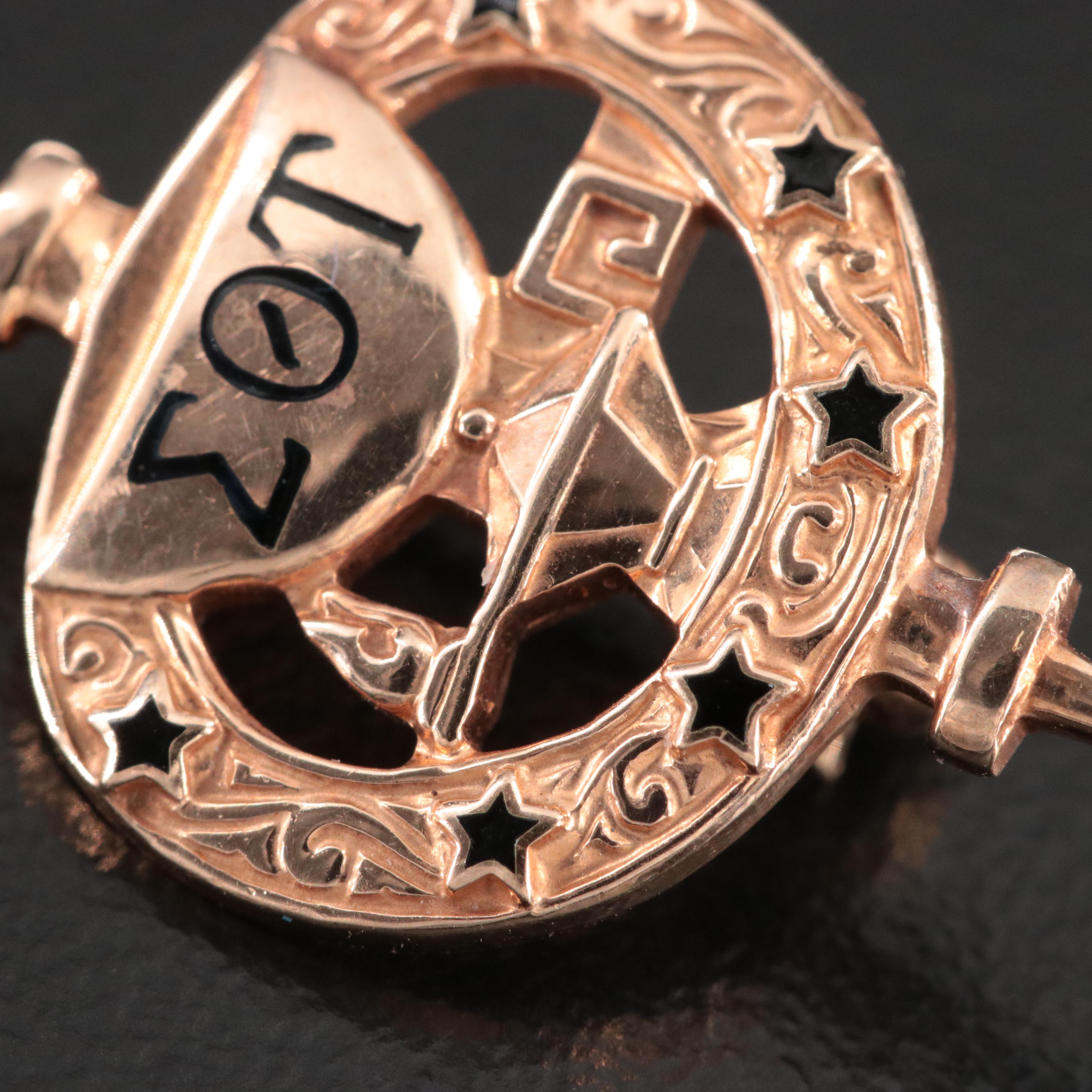 Vintage 10K Sigma Theta Tau Fraternity Pin