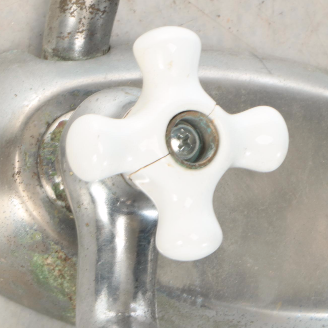 Wall Mounted Metal Bathtub Faucet Set