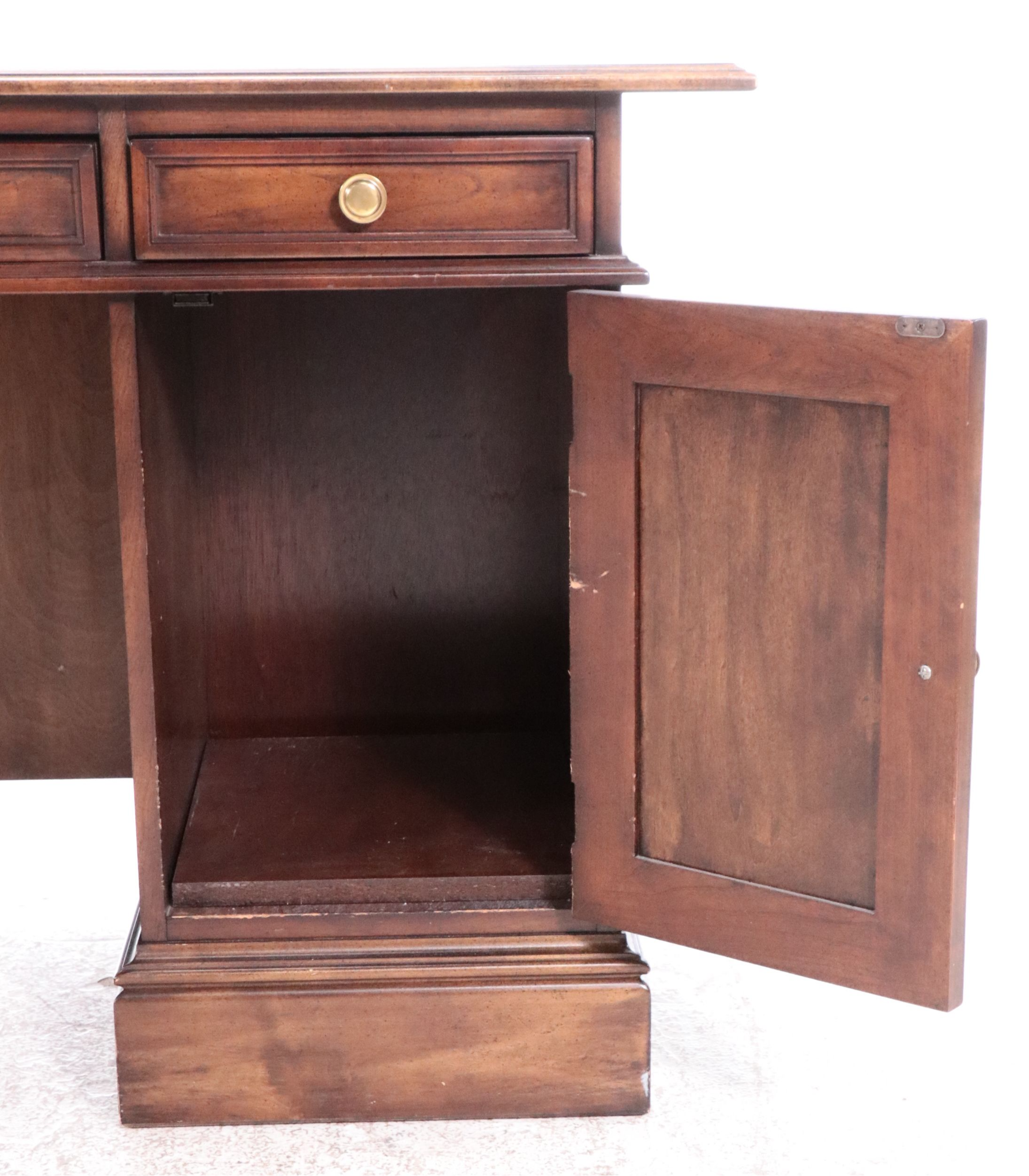 Sligh Traditional Style Cherry Kneehole Desk