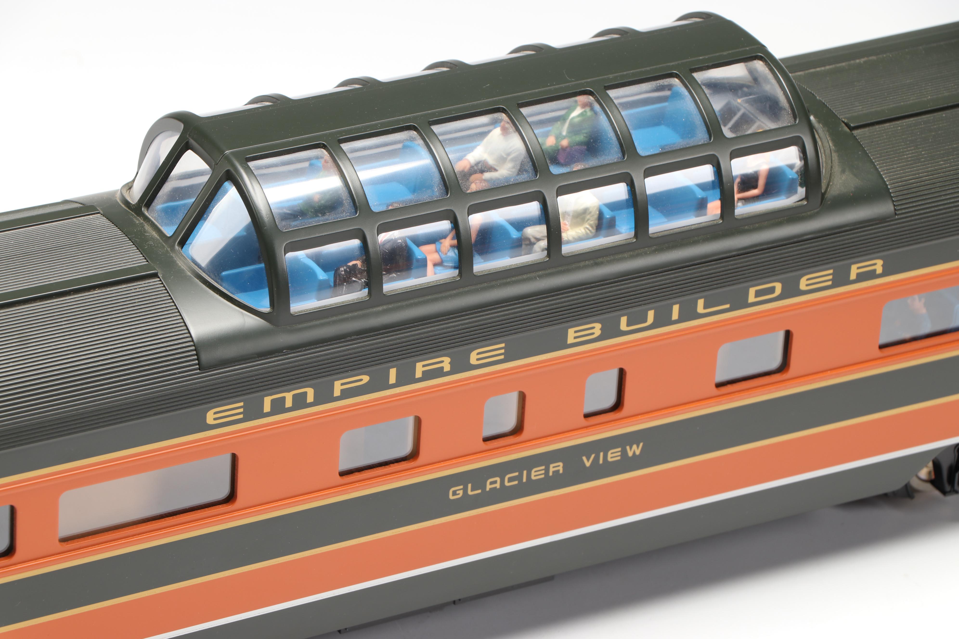 USA Trains G Scale R31066 Great Northern Vista Dome and Dining Car
