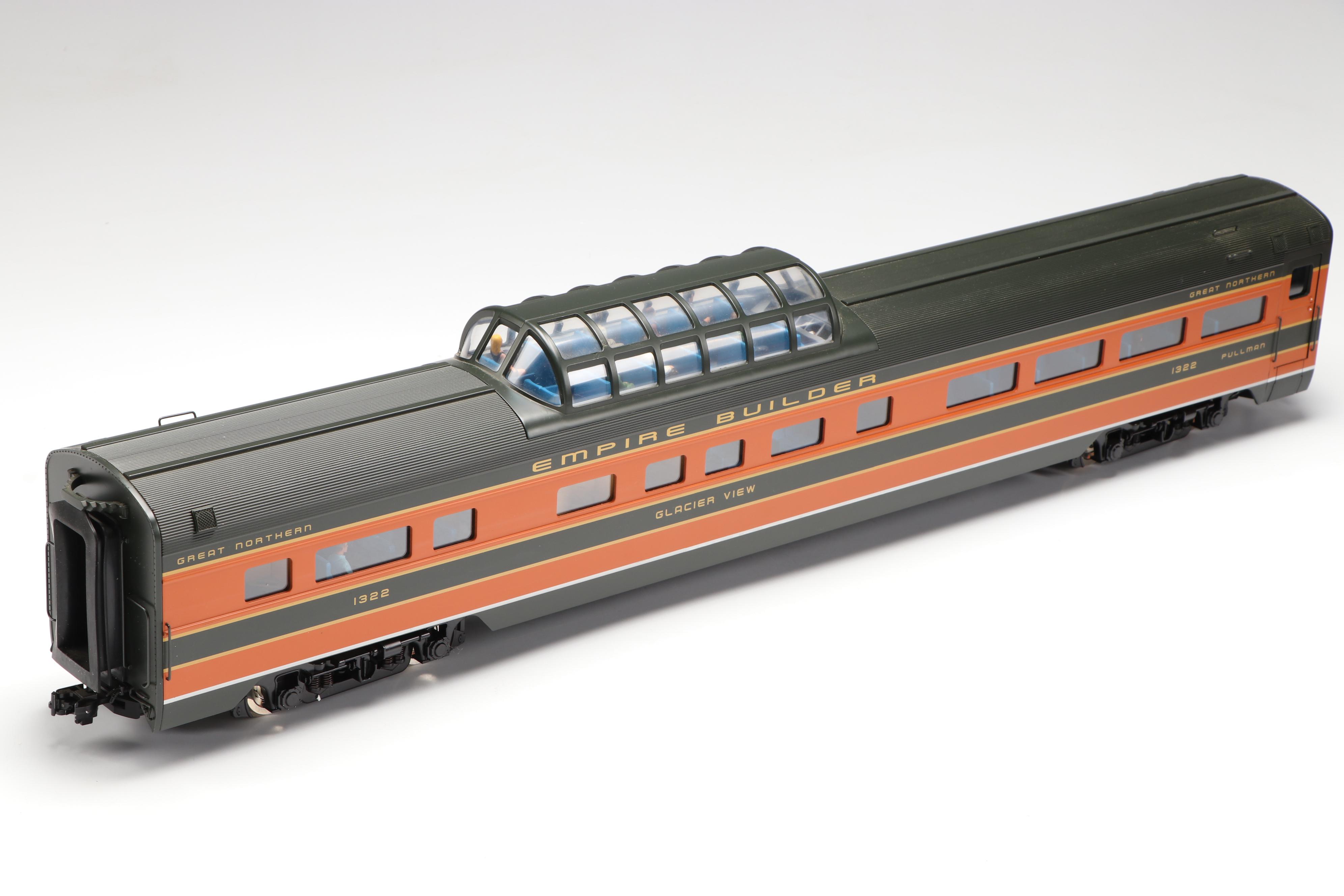 USA Trains G Scale R31066 Great Northern Vista Dome and Dining Car