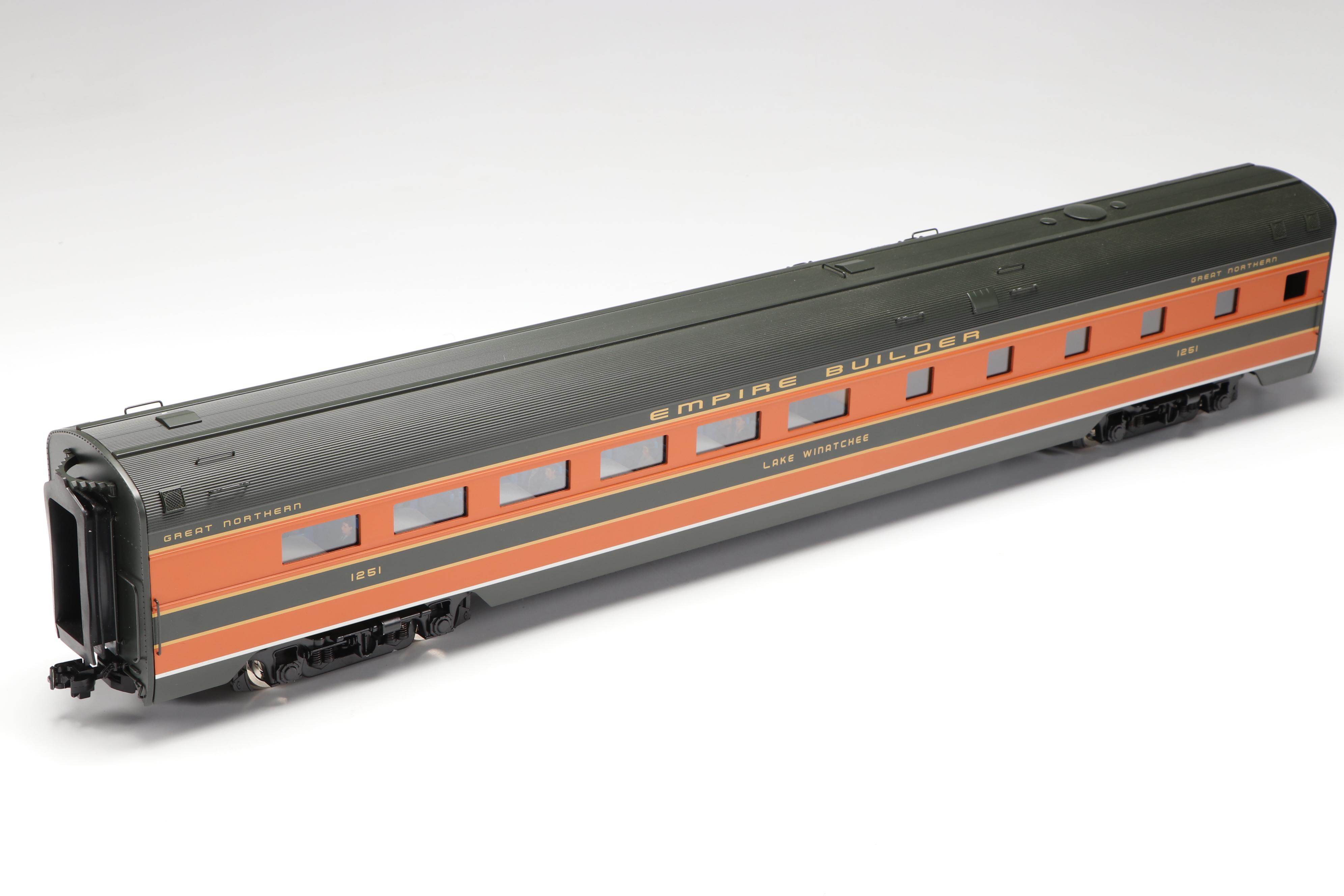 USA Trains G Scale R31066 Great Northern Vista Dome and Dining Car
