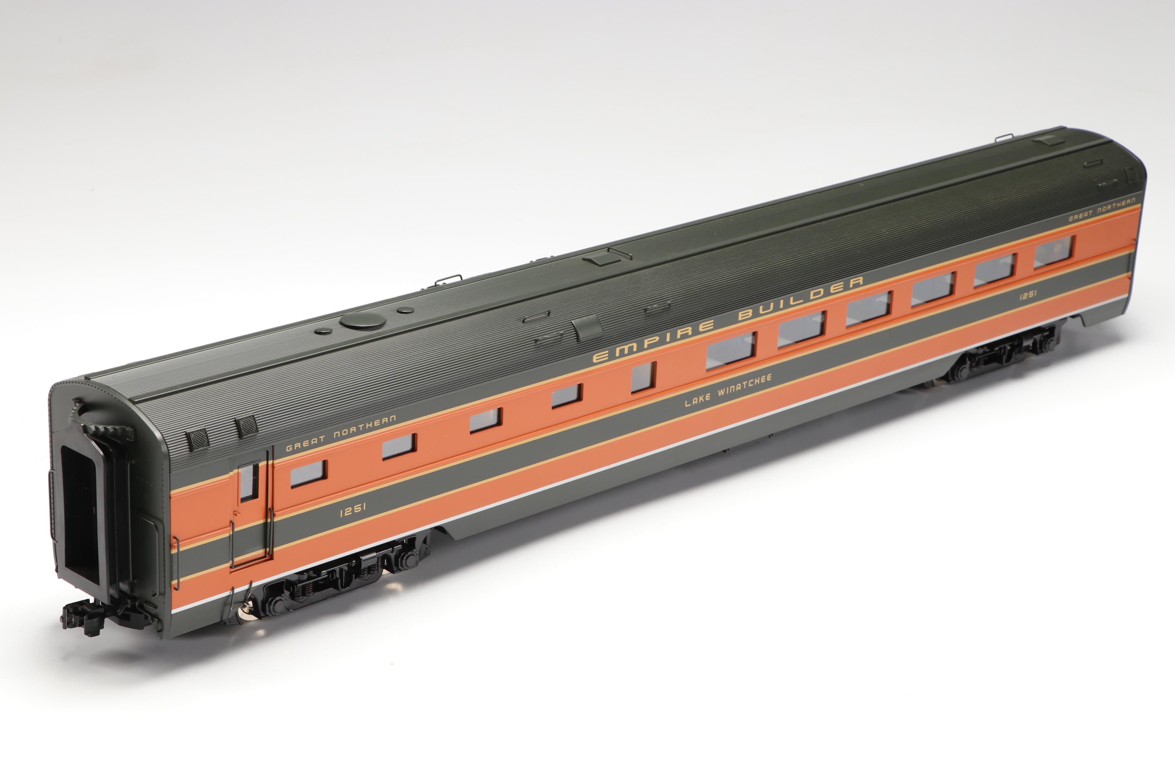 USA Trains G Scale R31066 Great Northern Vista Dome and Dining Car