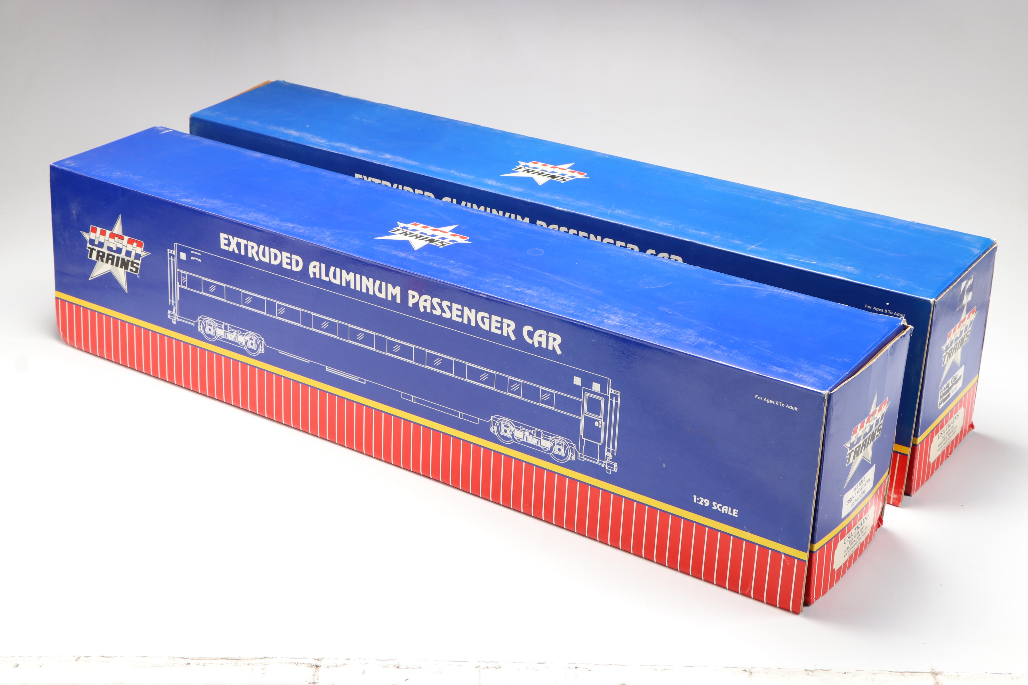 USA Trains G Scale R31066 Great Northern Vista Dome and Dining Car